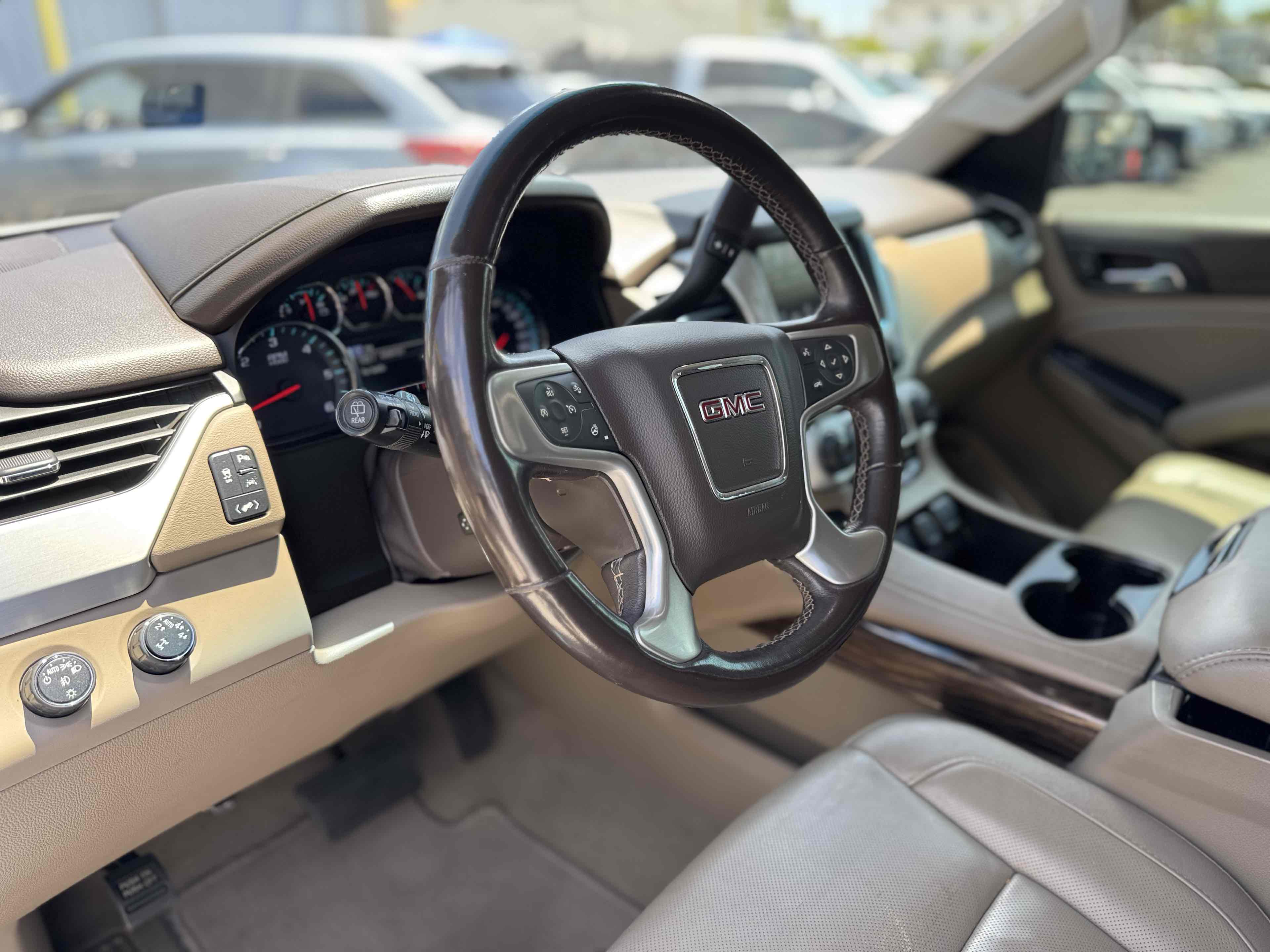 2019 Gmc Yukon SLT photo 12