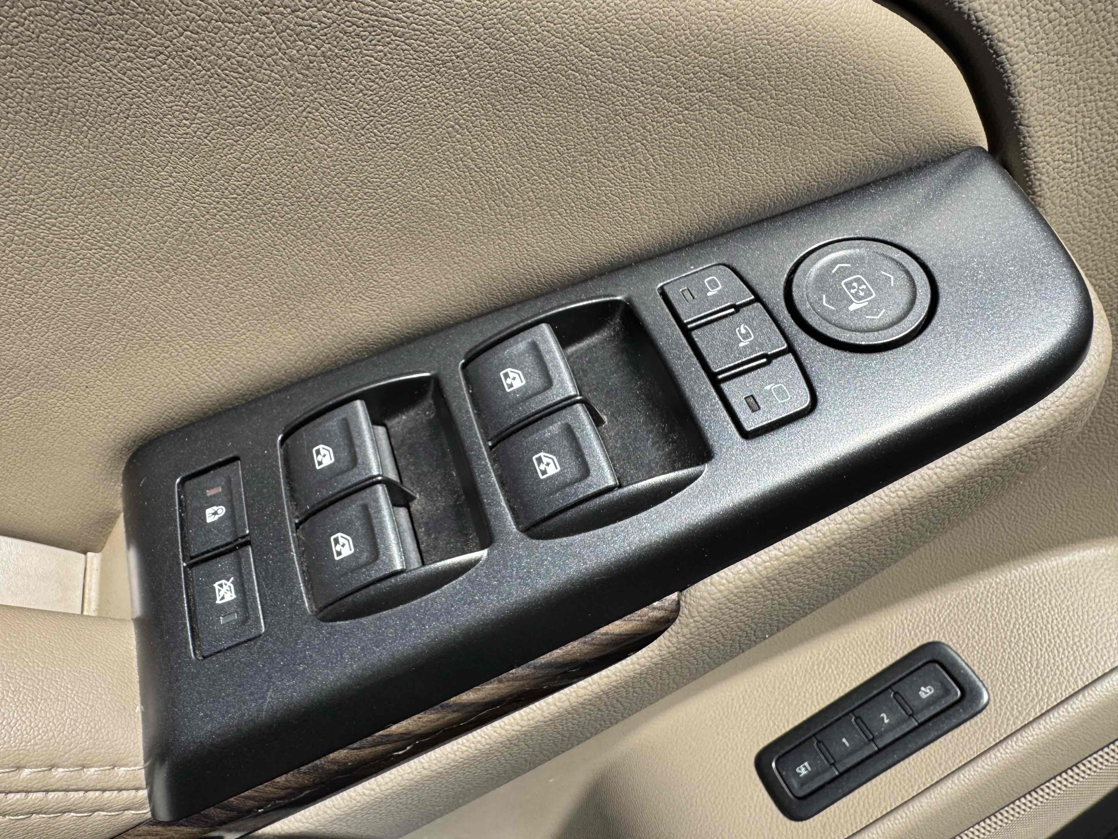 2019 Gmc Yukon SLT photo 34