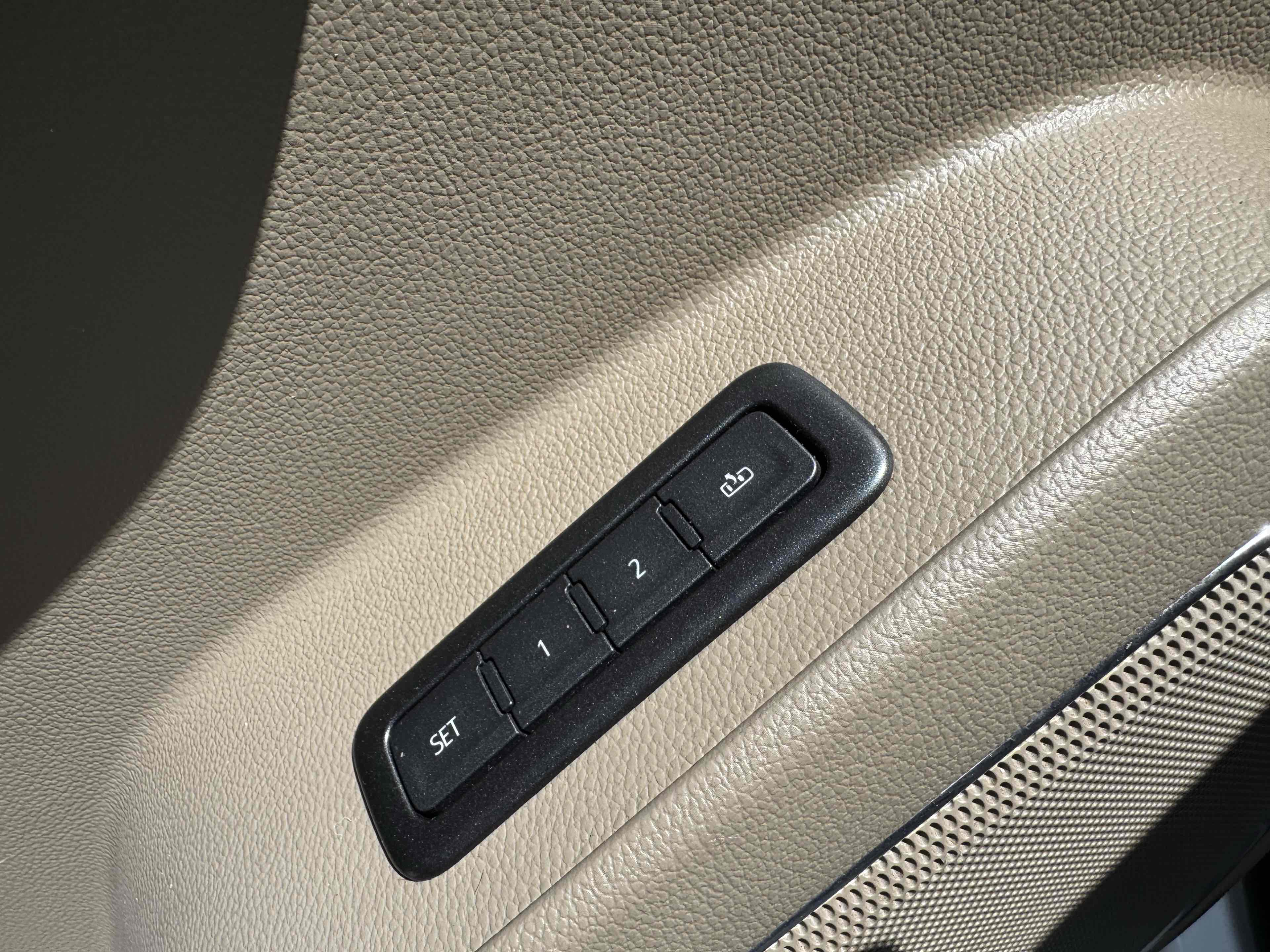 2019 Gmc Yukon SLT photo 35