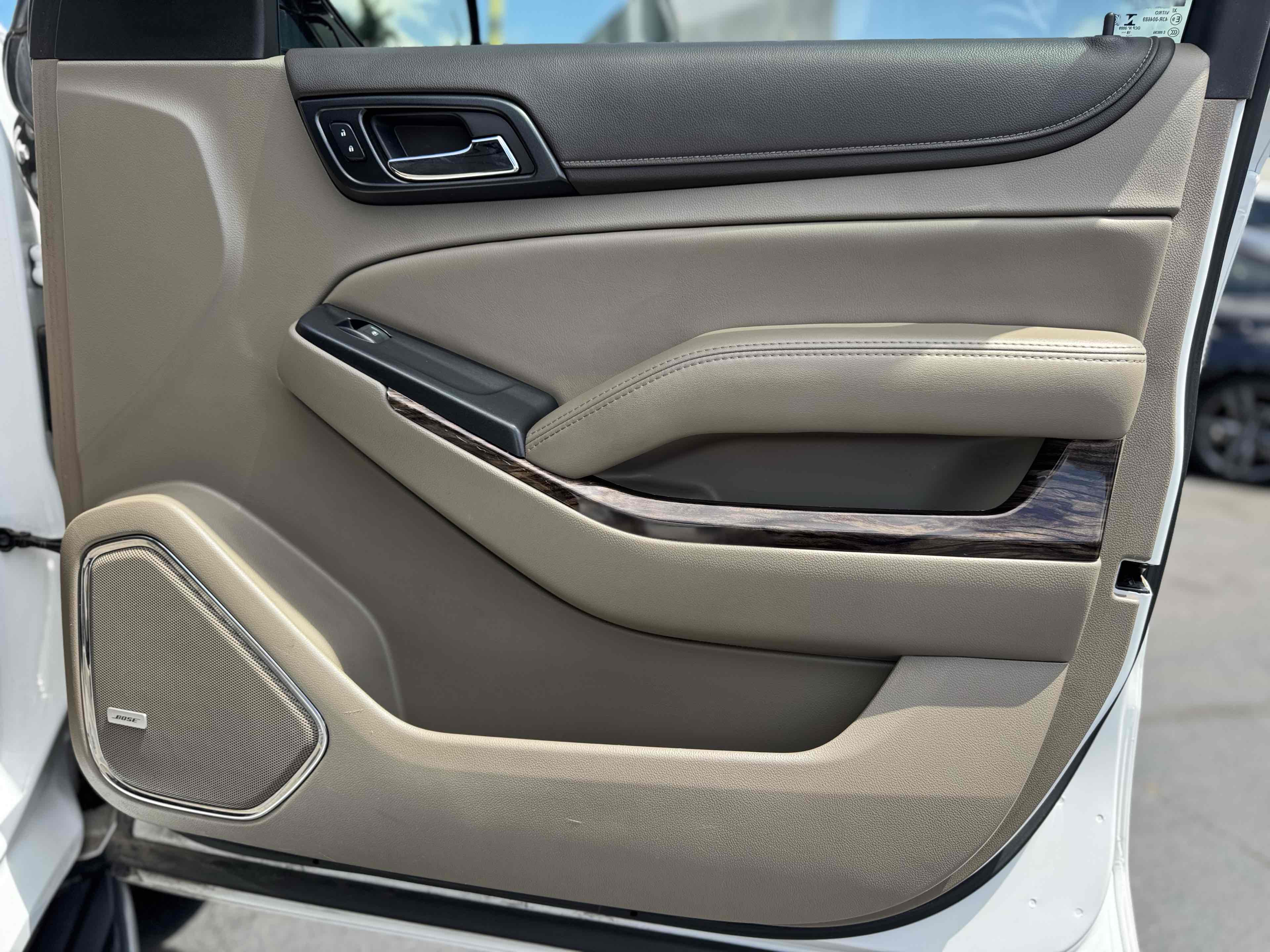 2019 Gmc Yukon SLT photo 39