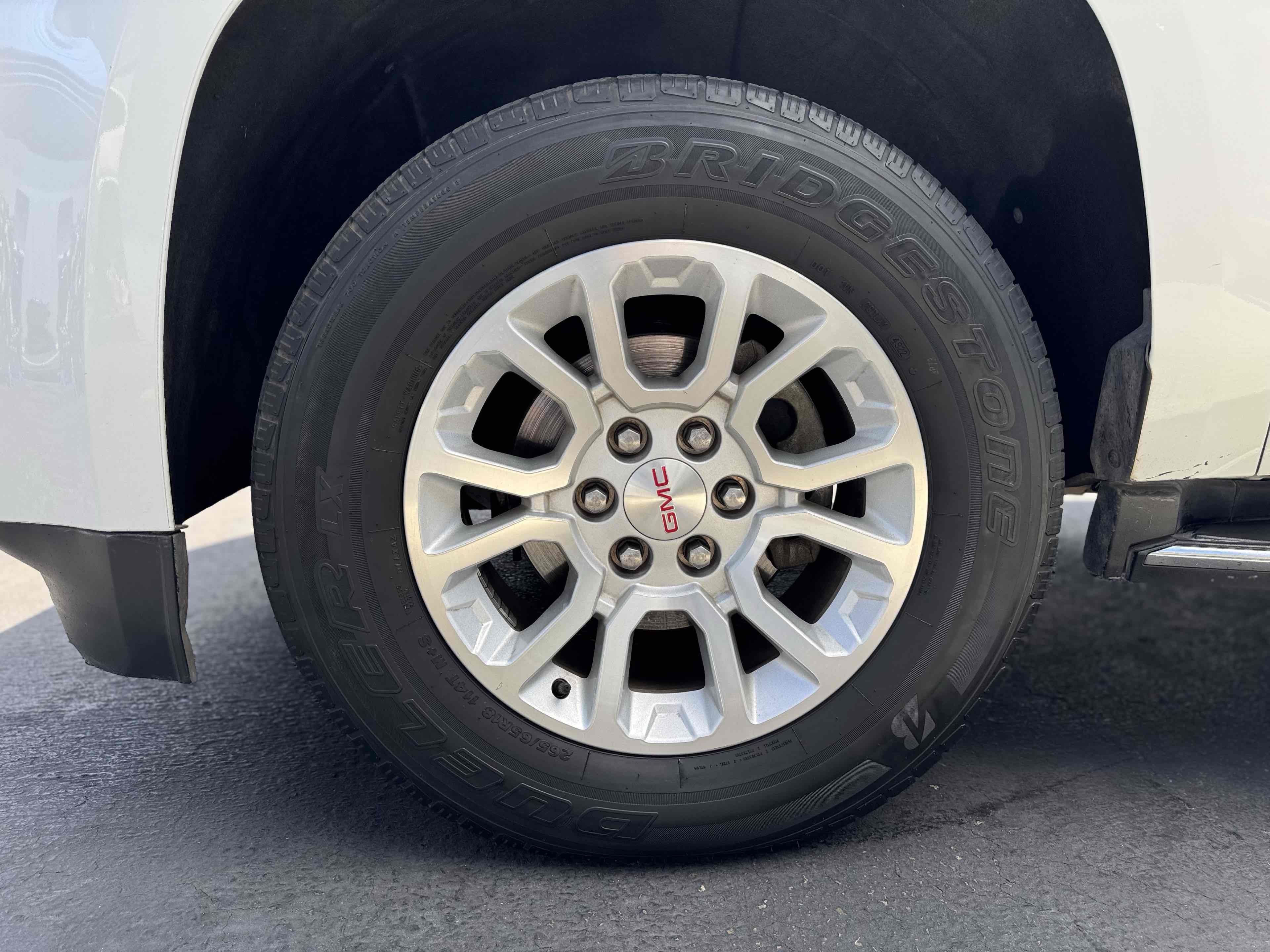 2019 Gmc Yukon SLT photo 40