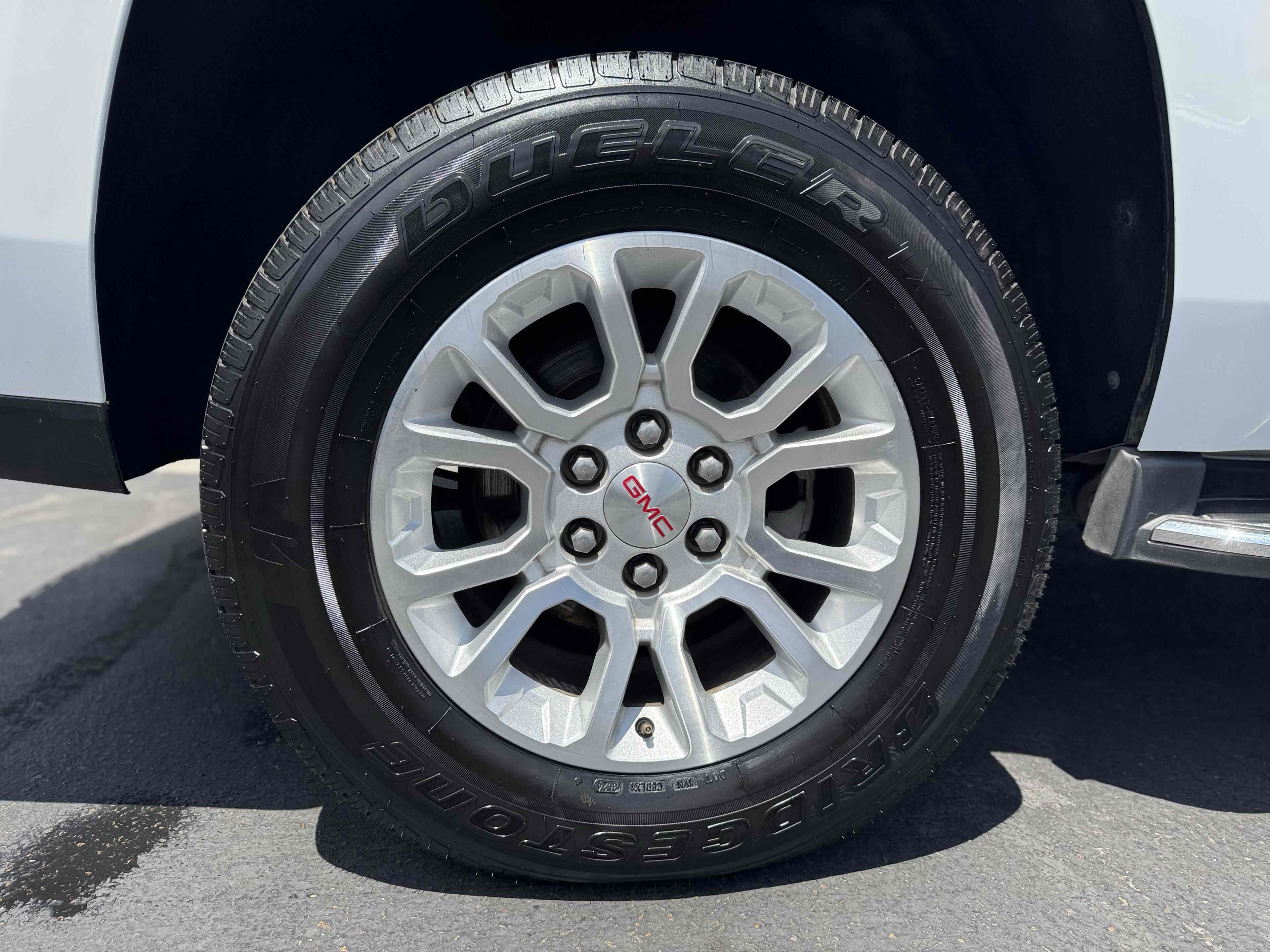 2019 Gmc Yukon SLT photo 42