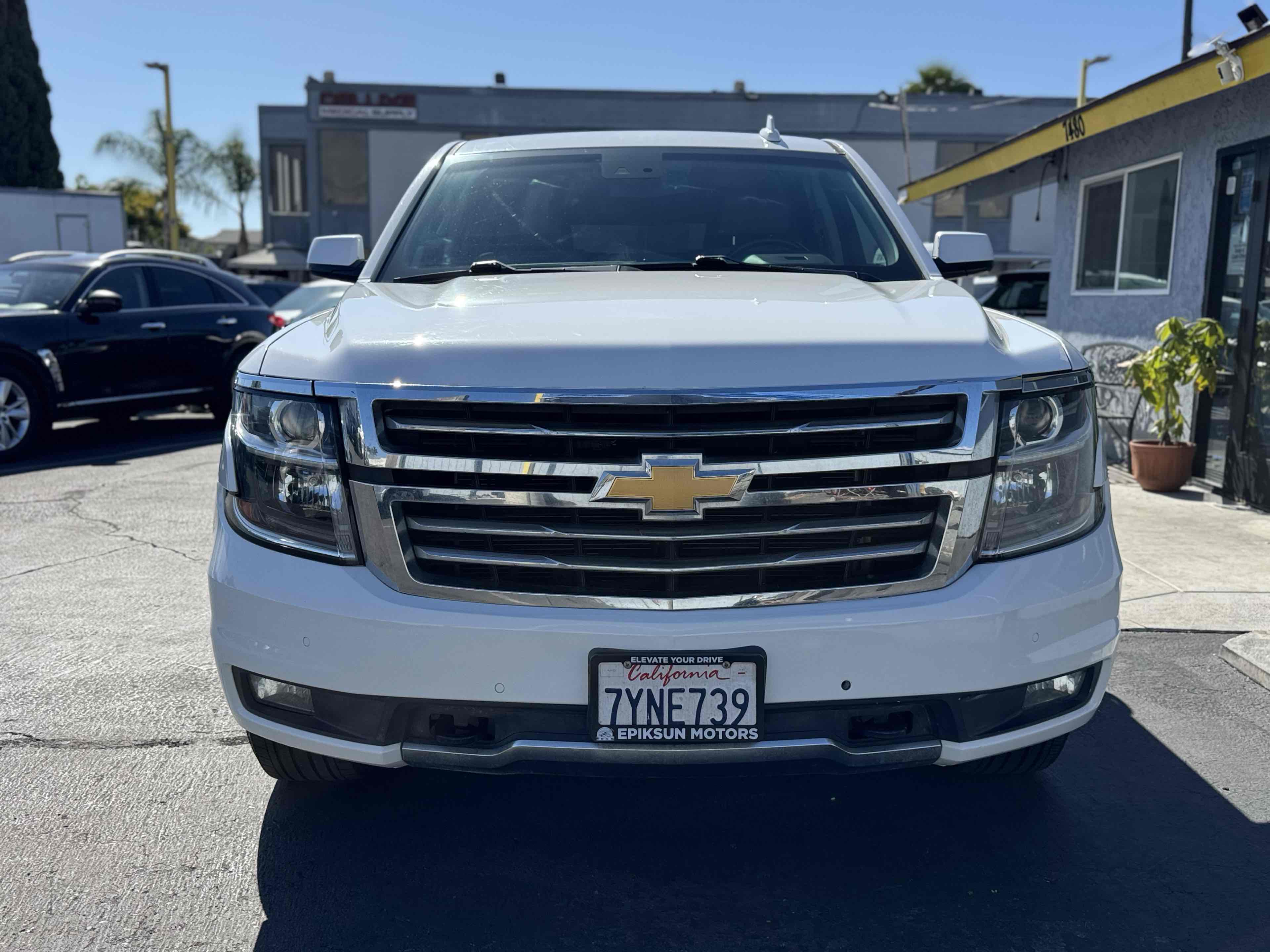 2017 Chevrolet Suburban LT photo 2