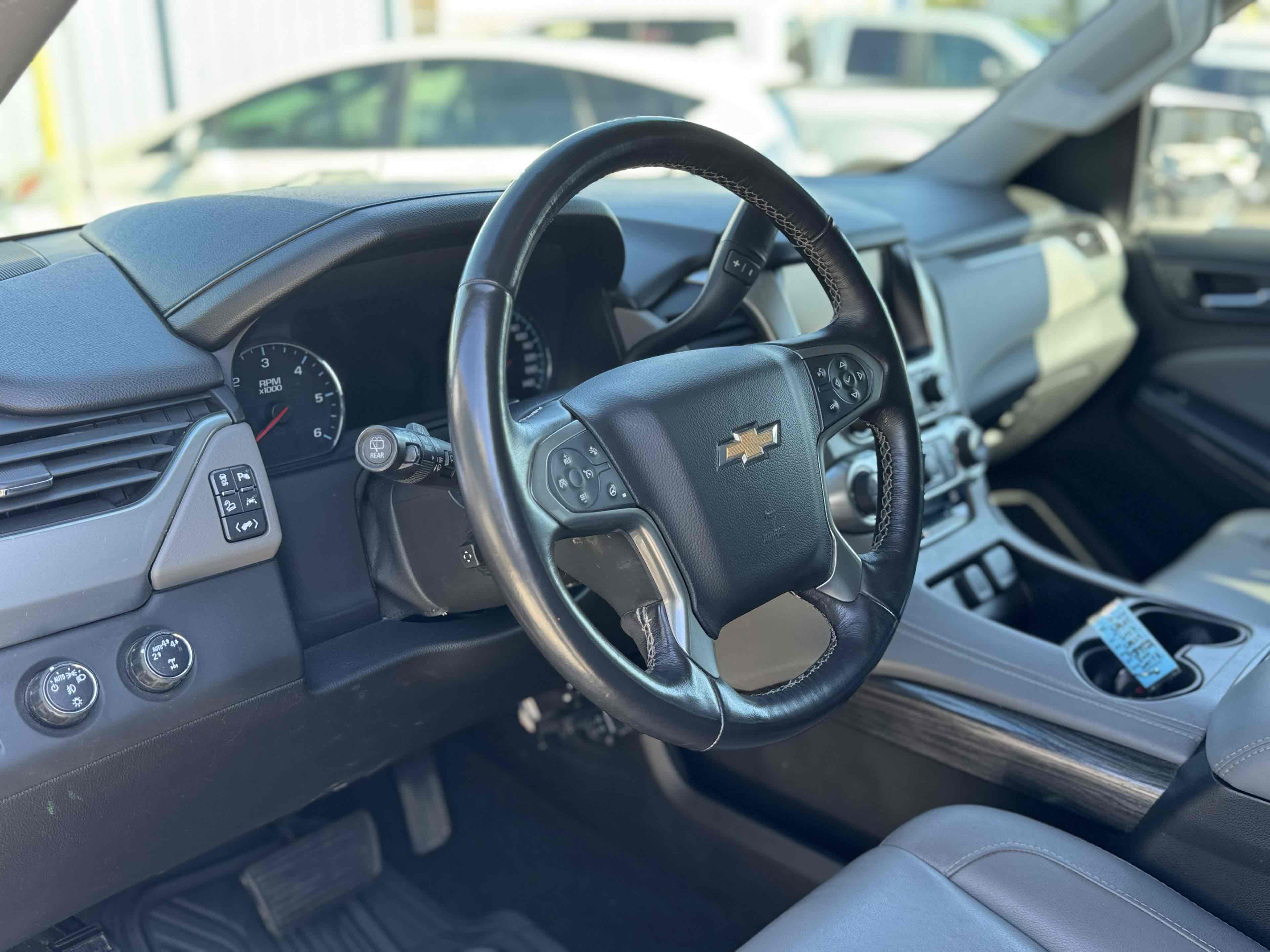 2017 Chevrolet Suburban LT photo 12