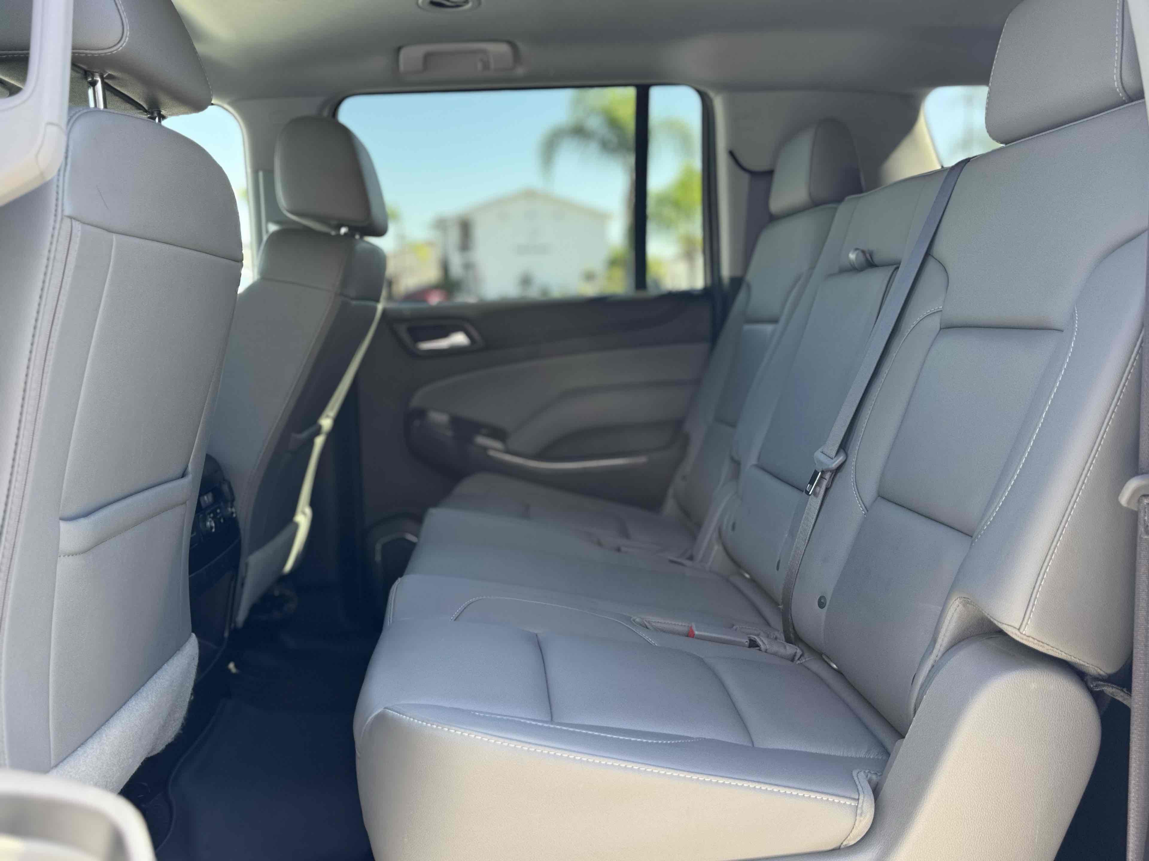 2017 Chevrolet Suburban LT photo 16