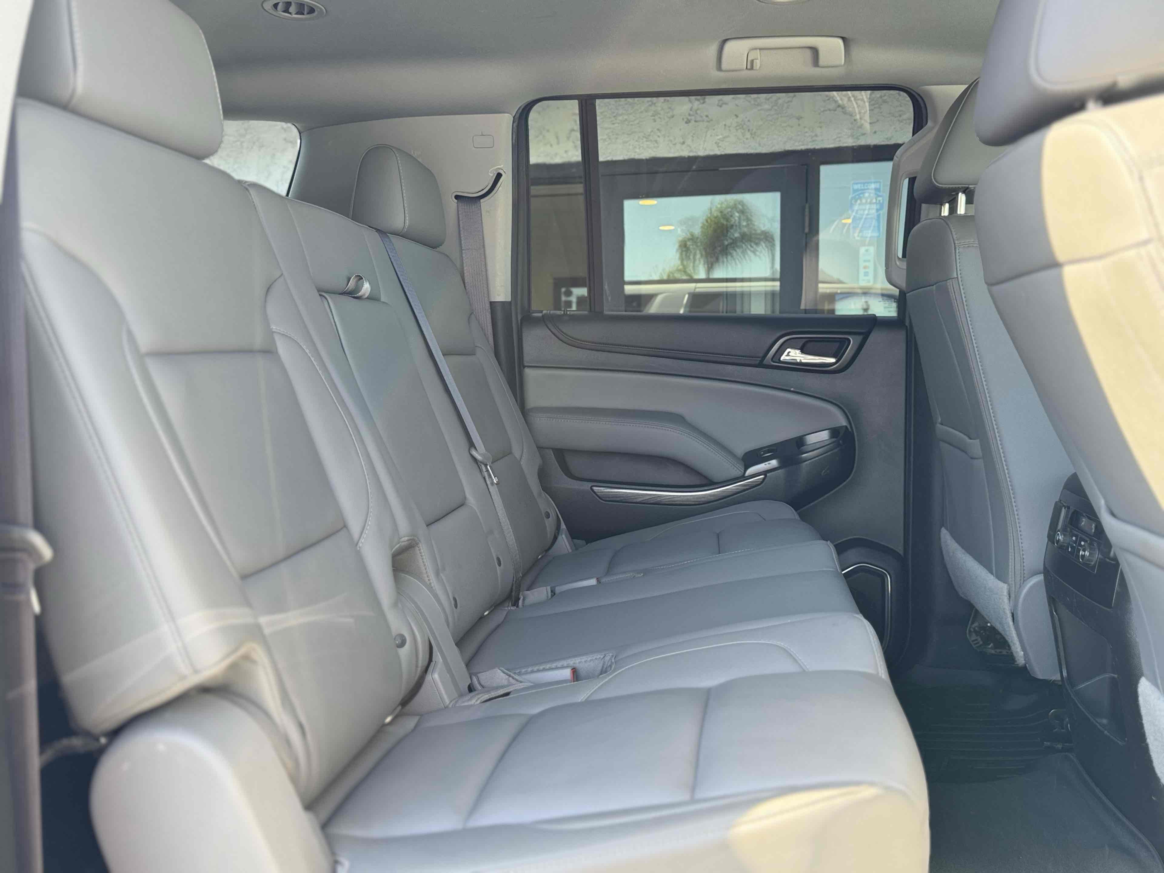 2017 Chevrolet Suburban LT photo 18