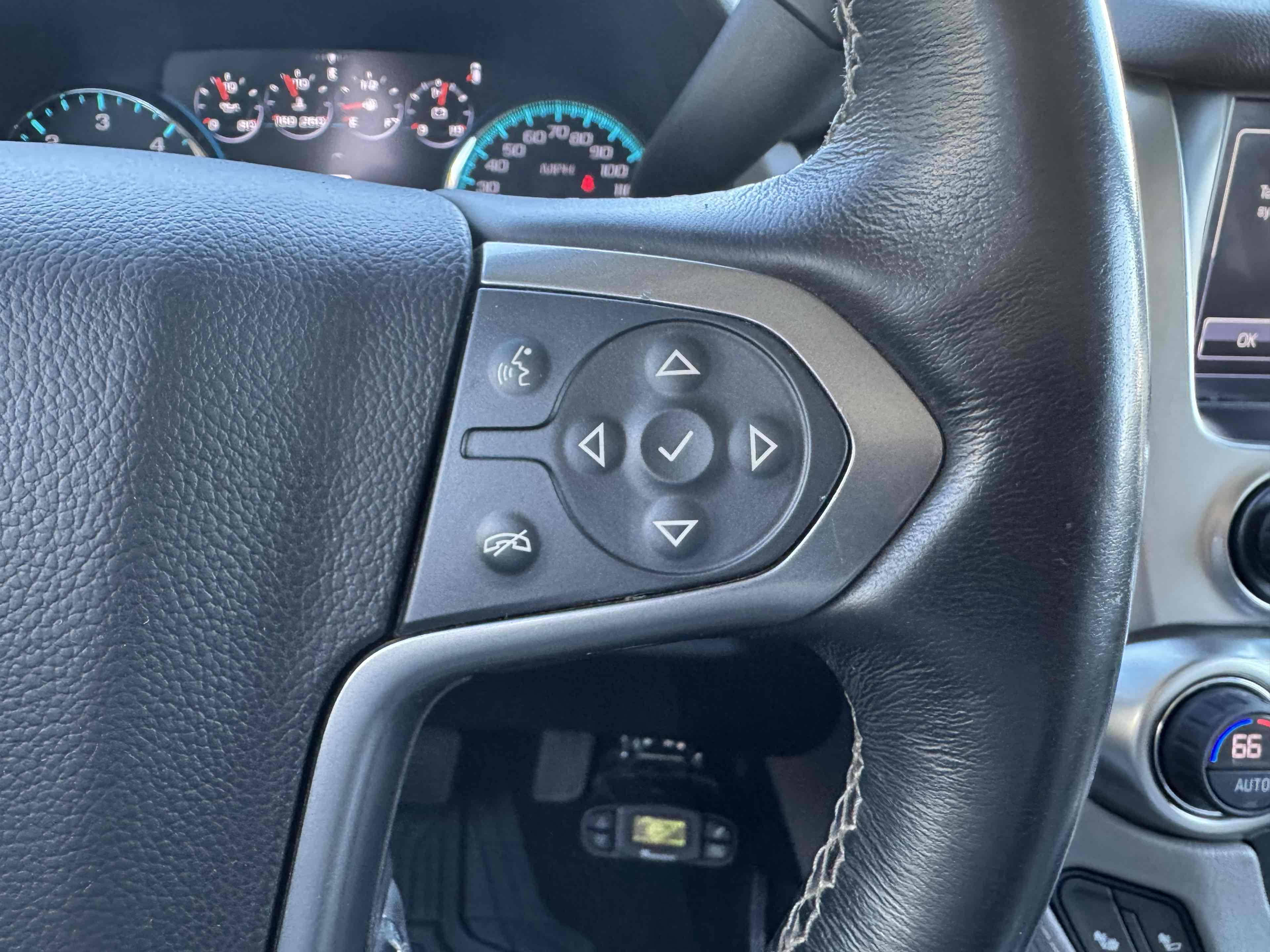 2017 Chevrolet Suburban LT photo 22