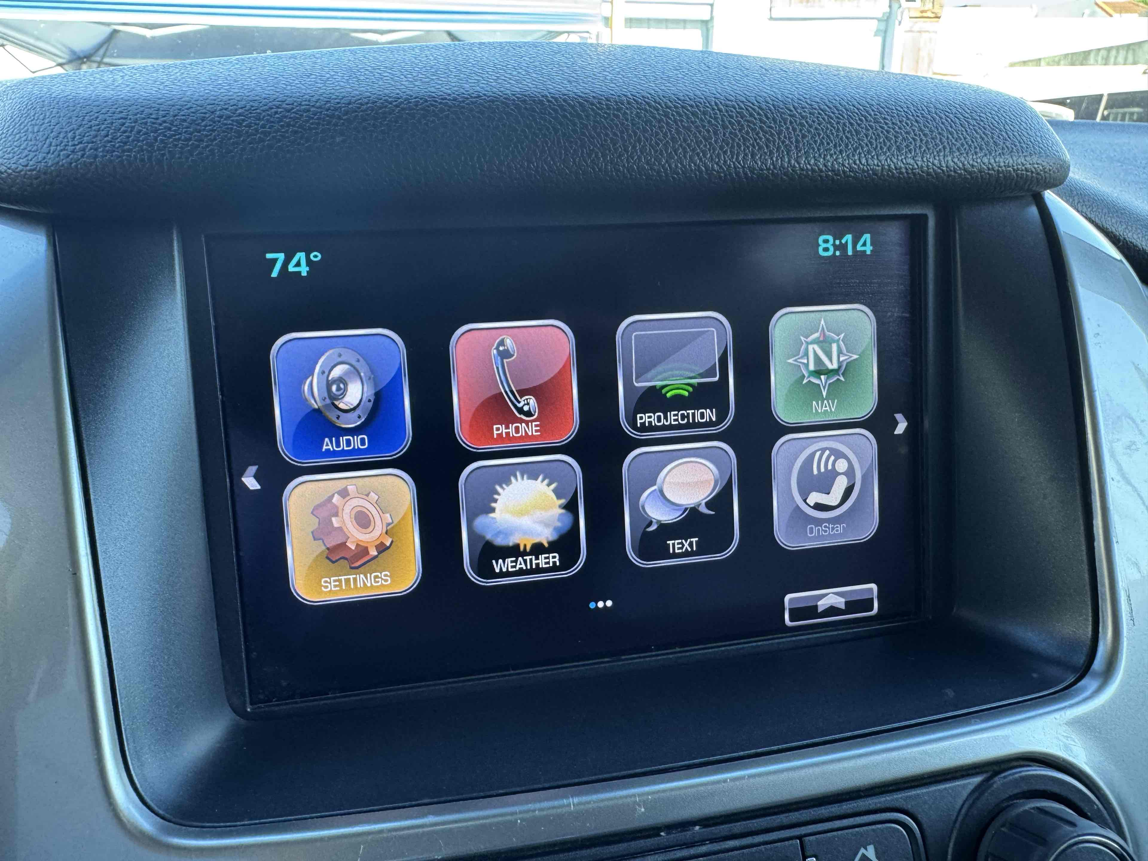 2017 Chevrolet Suburban LT photo 24
