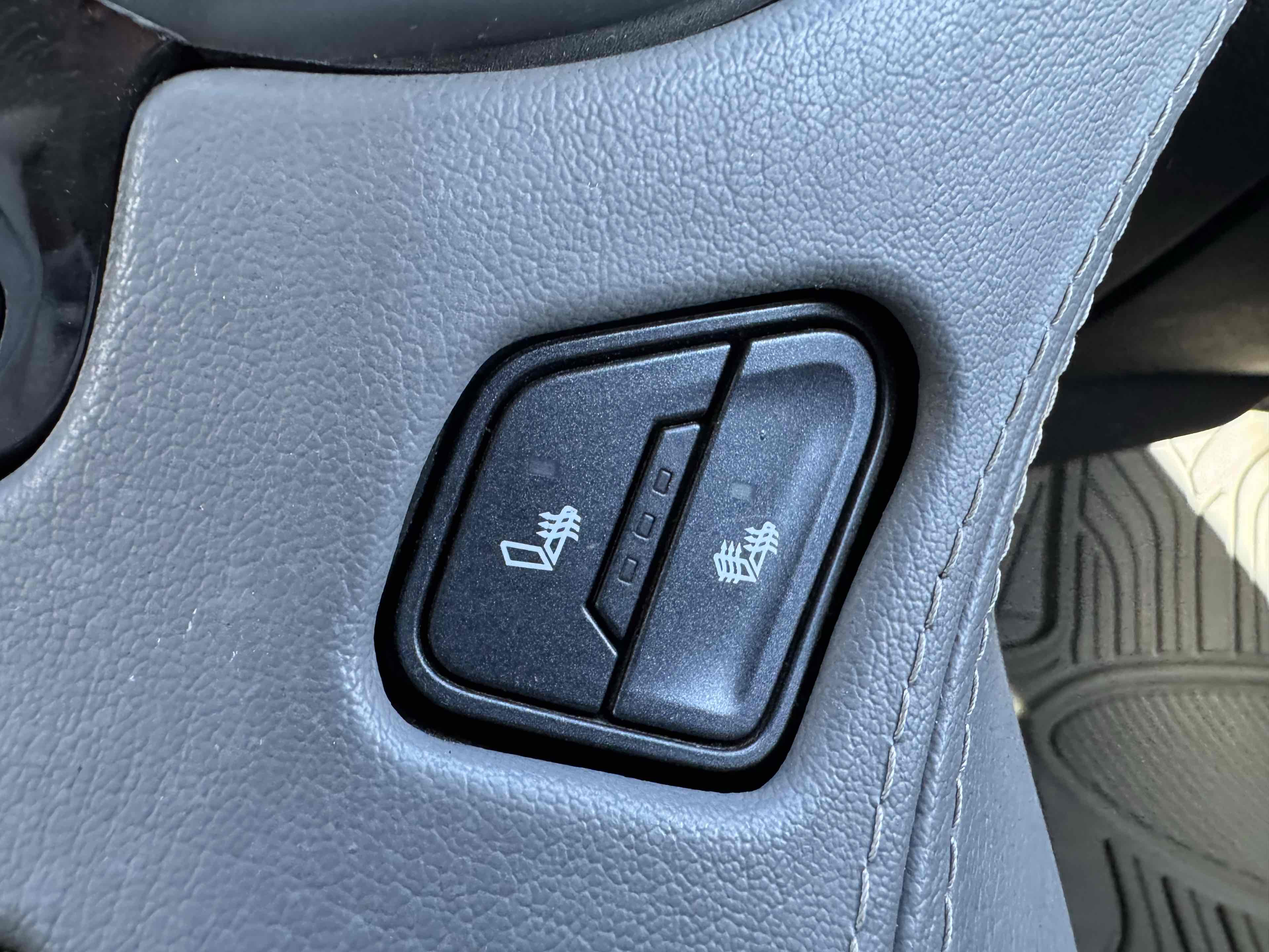 2017 Chevrolet Suburban LT photo 28