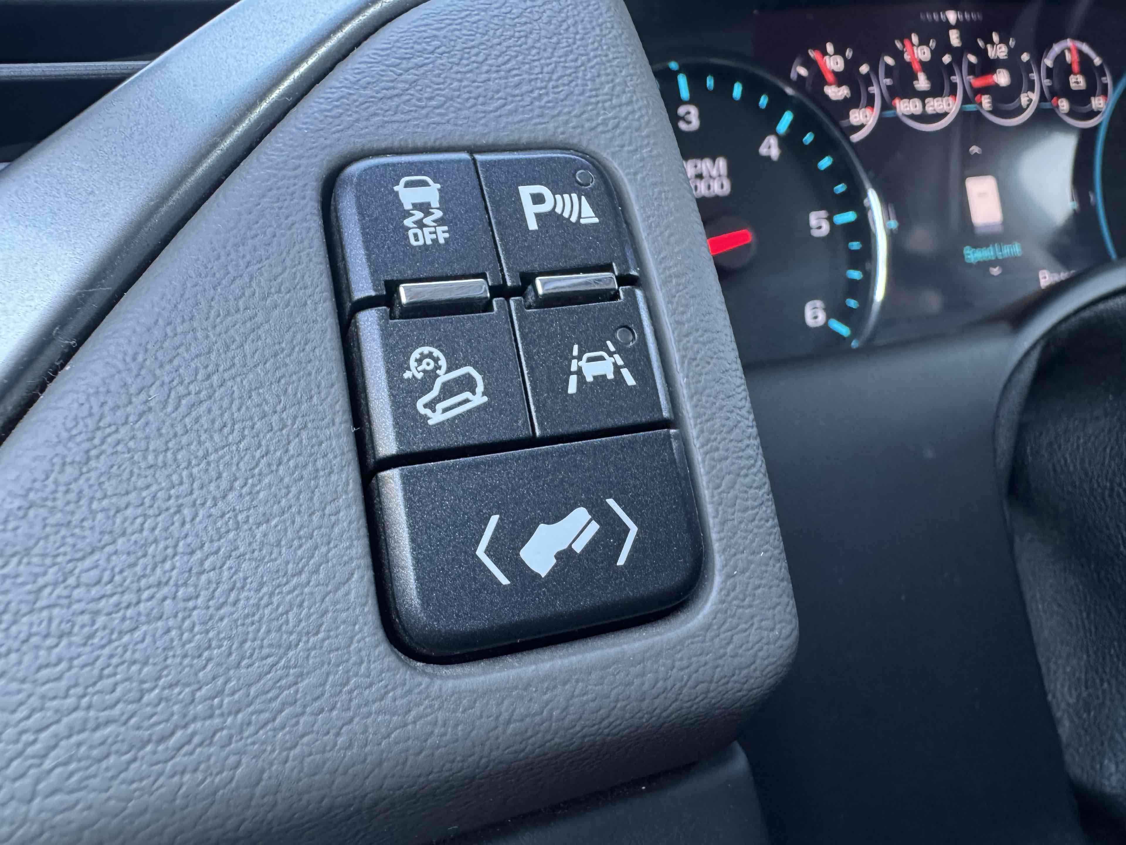2017 Chevrolet Suburban LT photo 33