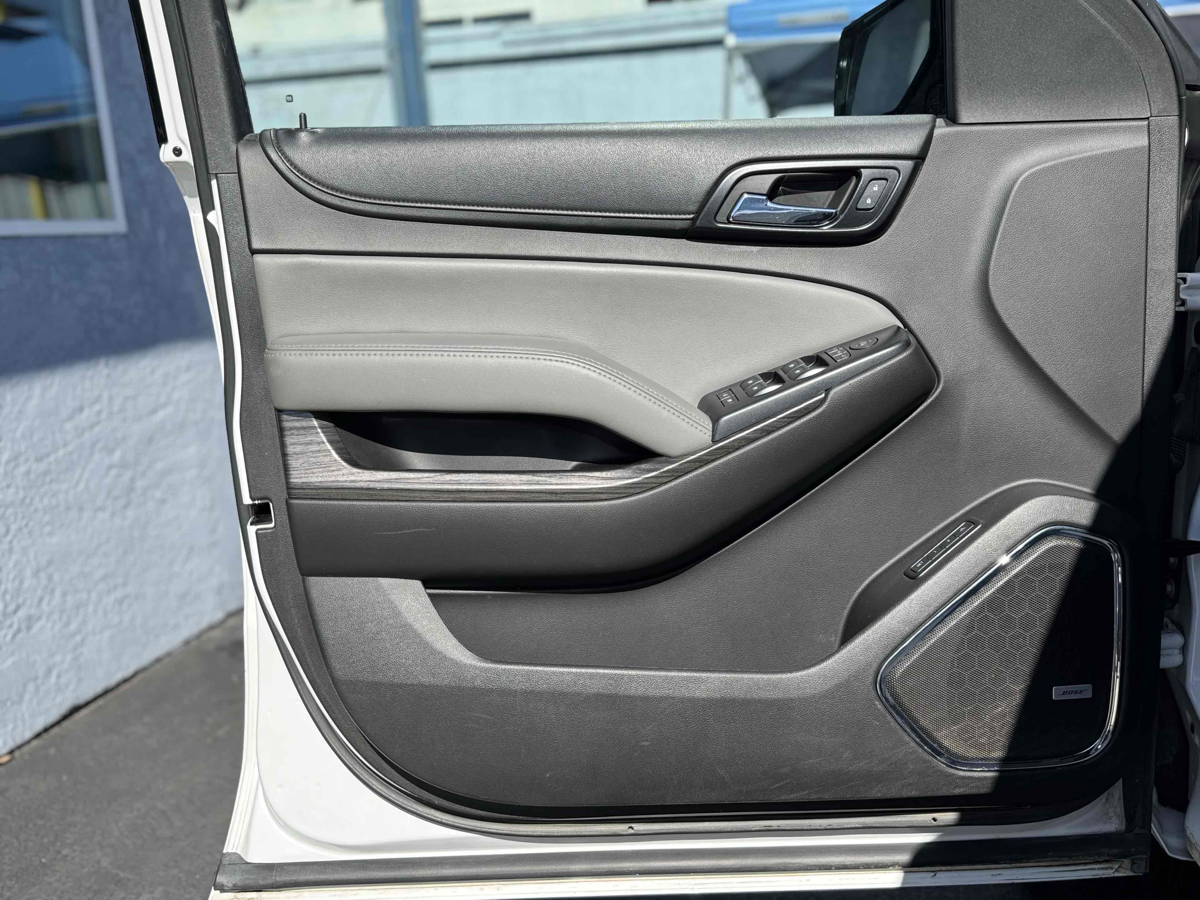 2017 Chevrolet Suburban LT photo 36