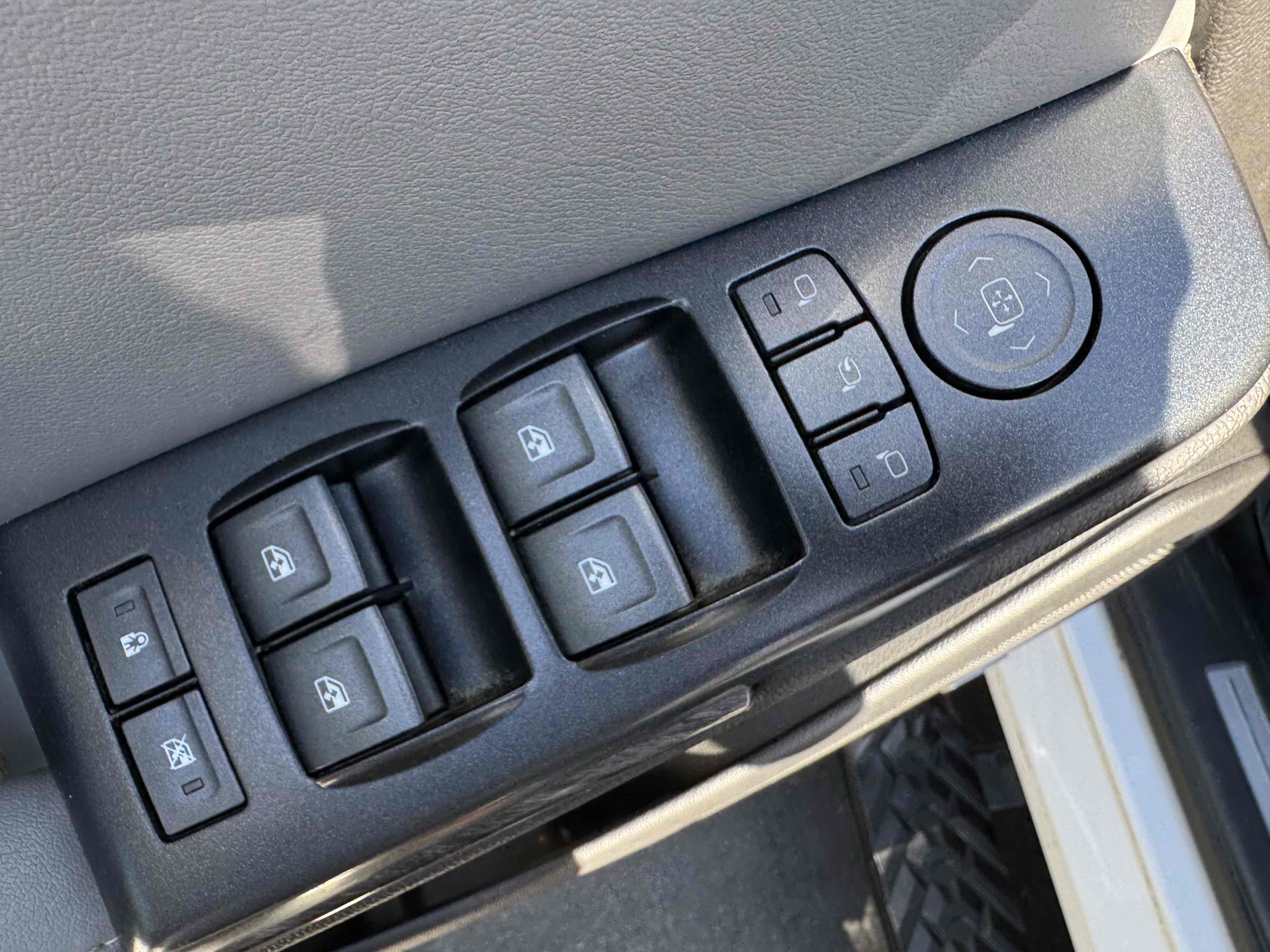 2017 Chevrolet Suburban LT photo 37