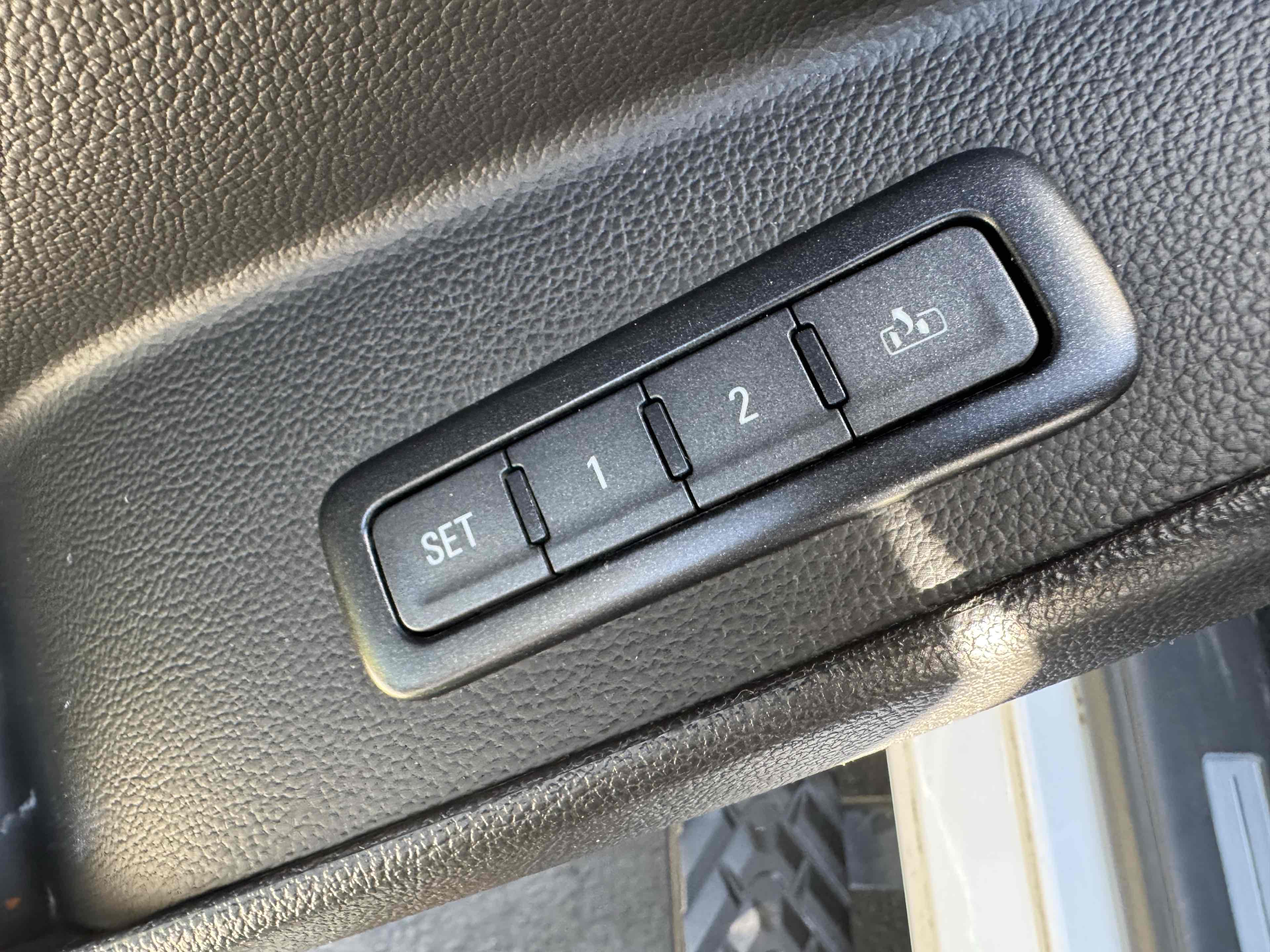 2017 Chevrolet Suburban LT photo 39