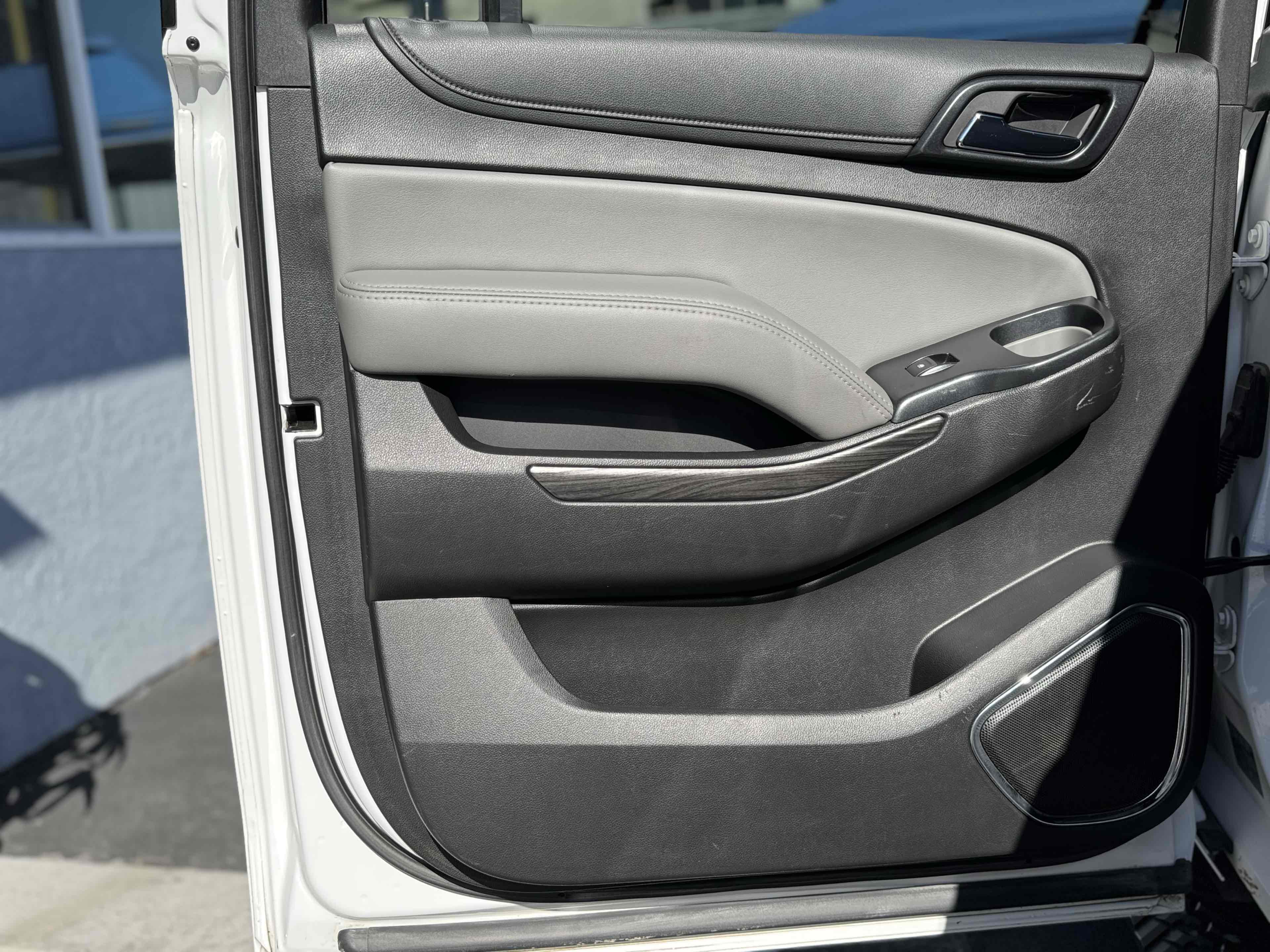 2017 Chevrolet Suburban LT photo 40