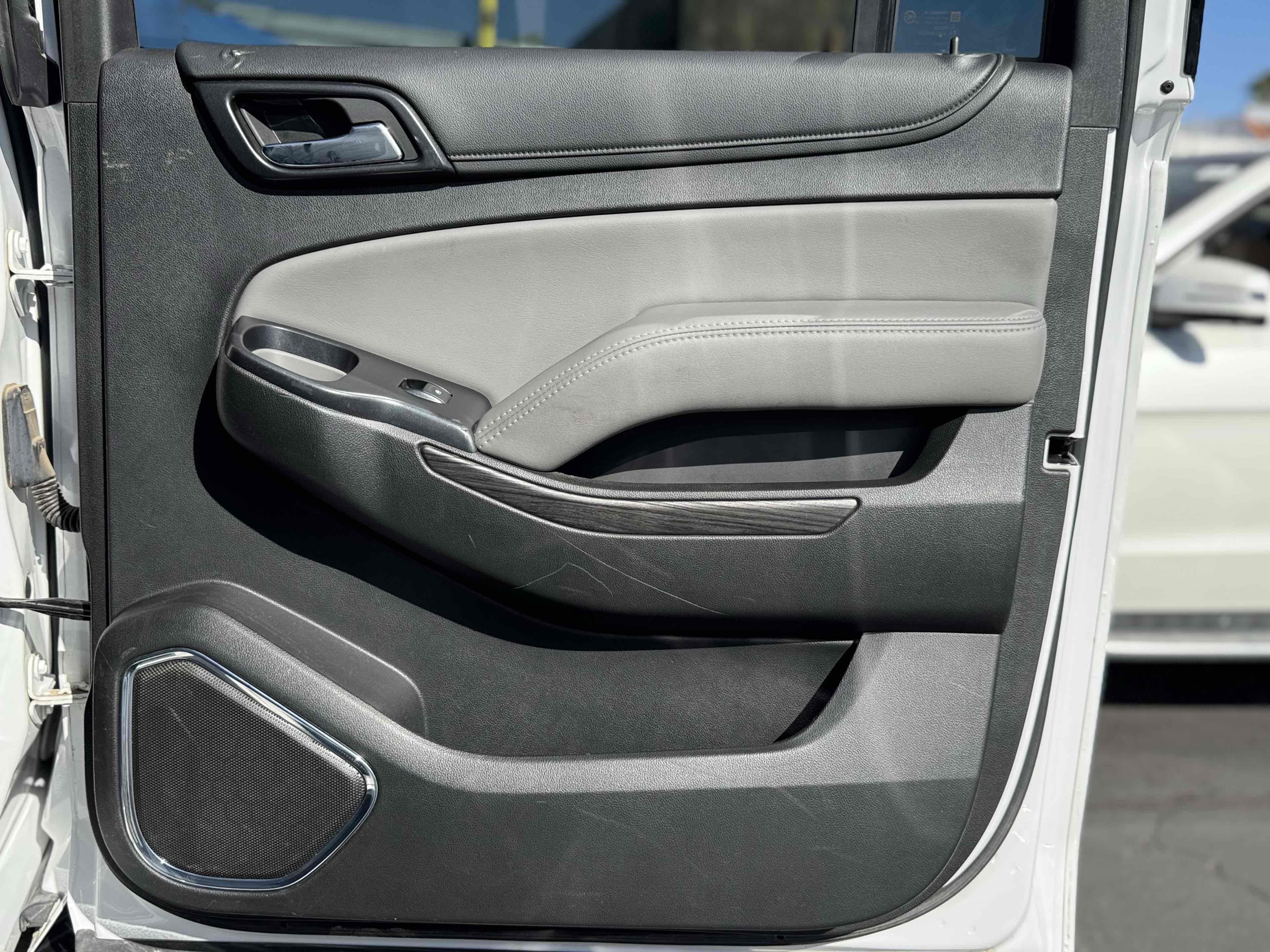 2017 Chevrolet Suburban LT photo 41