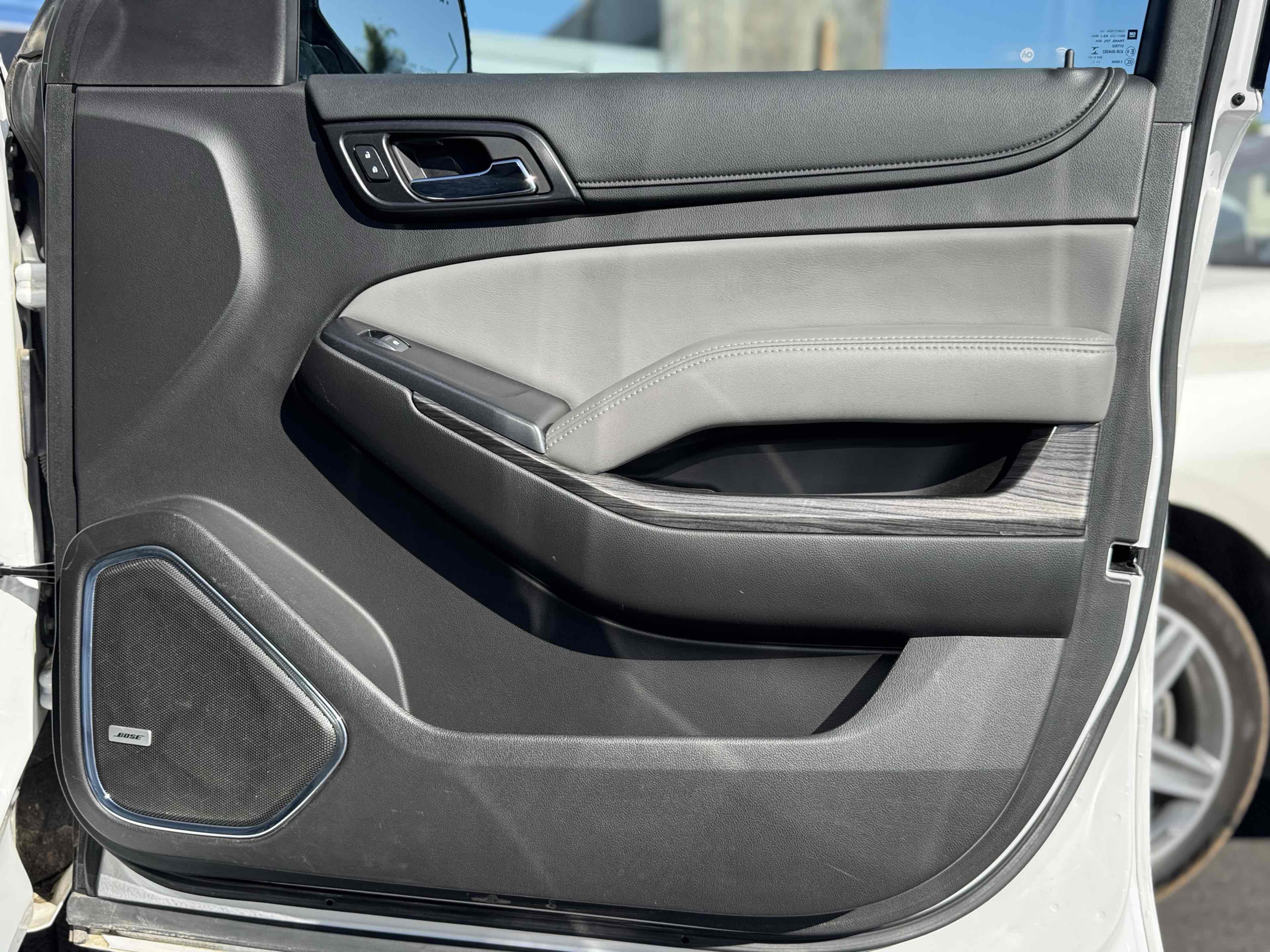 2017 Chevrolet Suburban LT photo 42