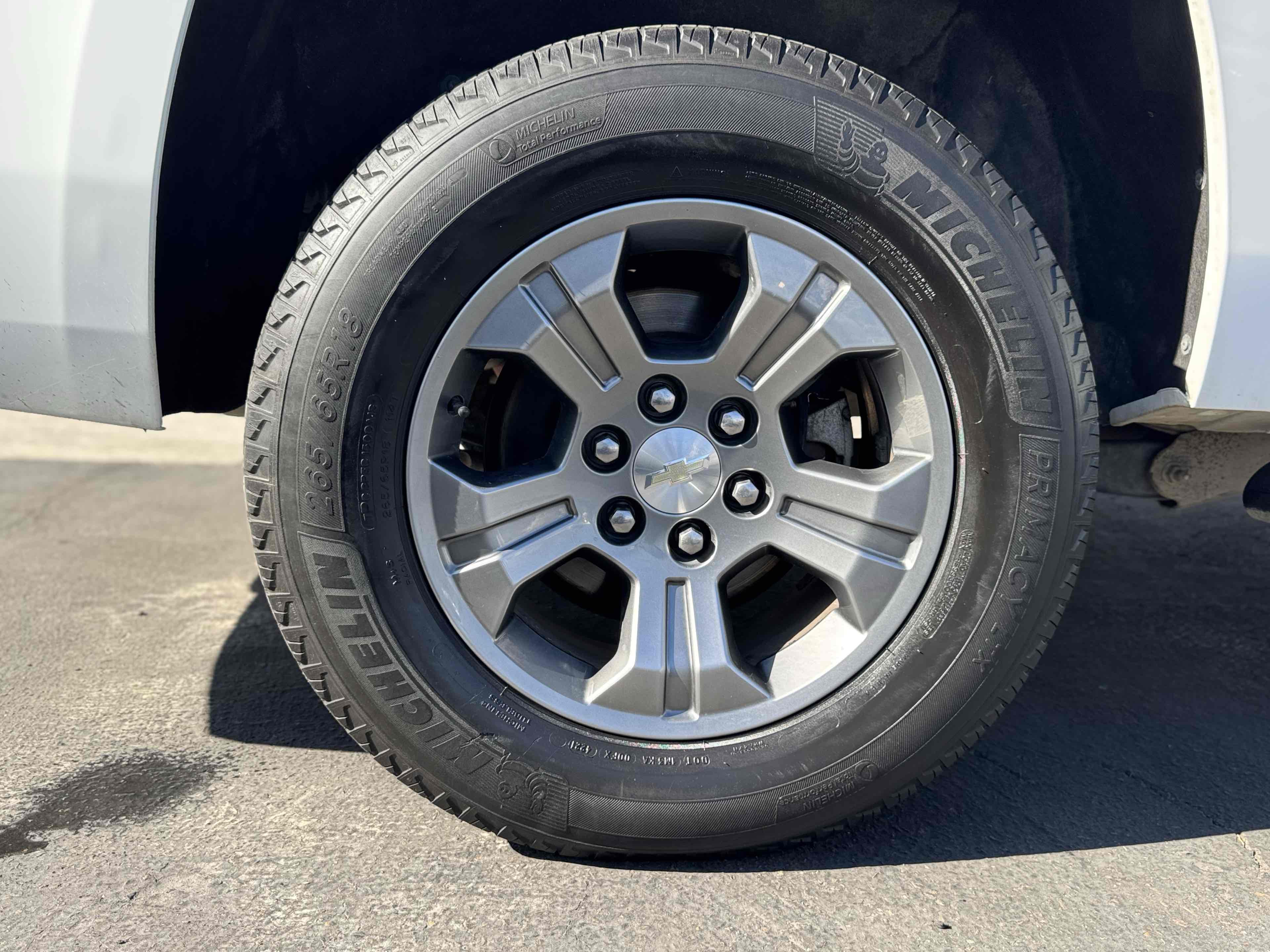 2017 Chevrolet Suburban LT photo 45
