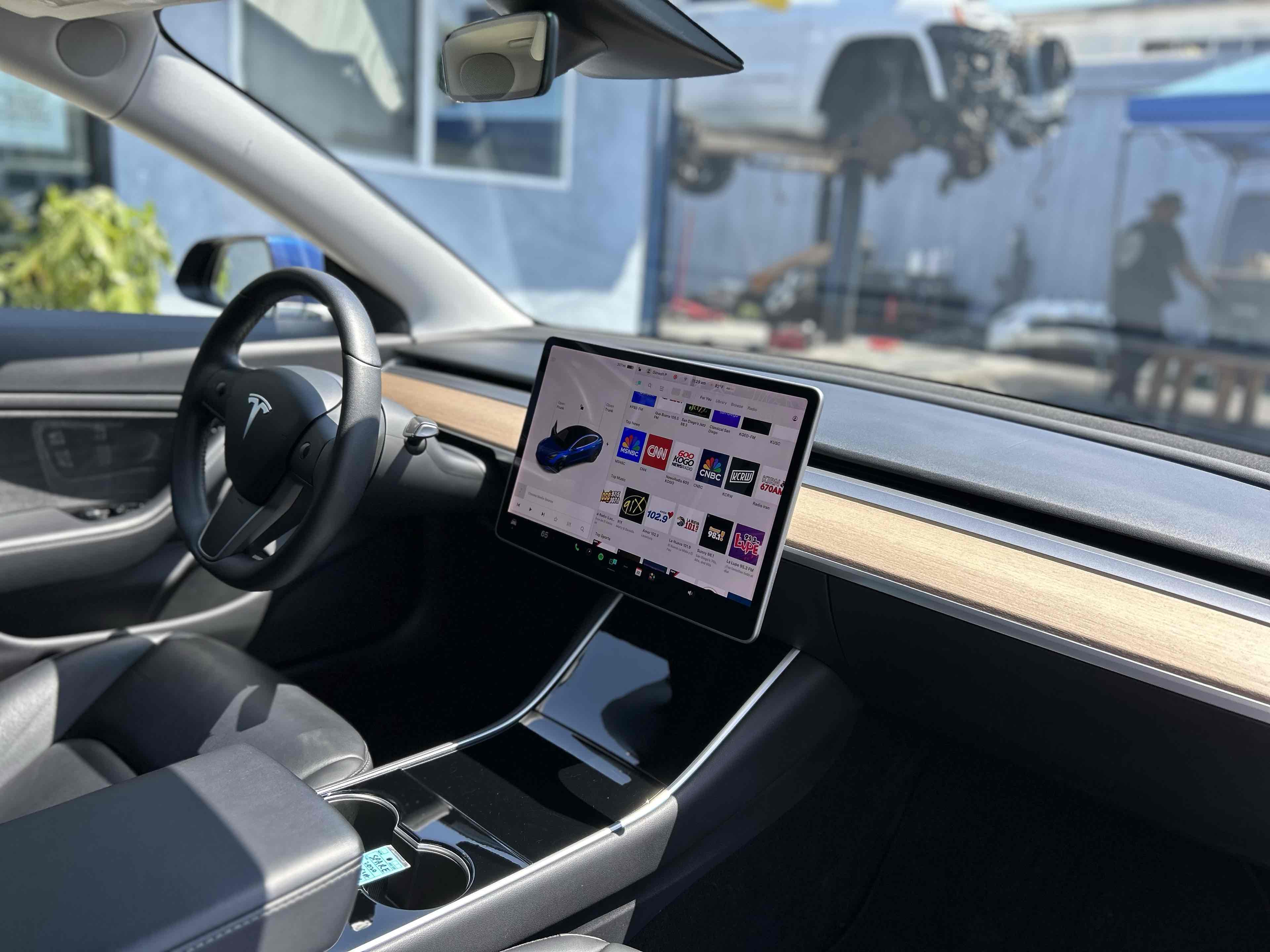 2020 Tesla Model 3 Long Range photo 13