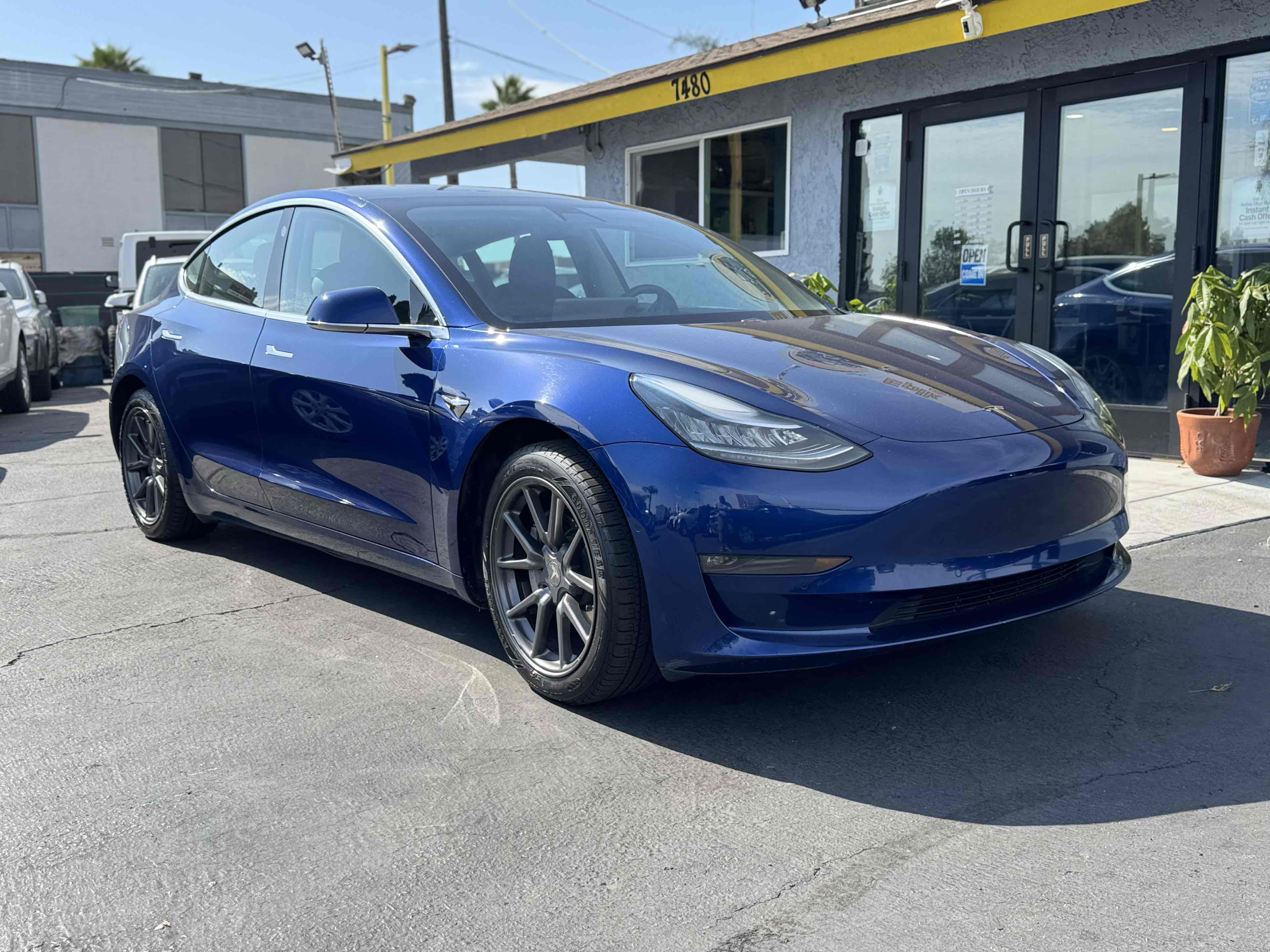 2020 Tesla Model 3 Long Range photo 3