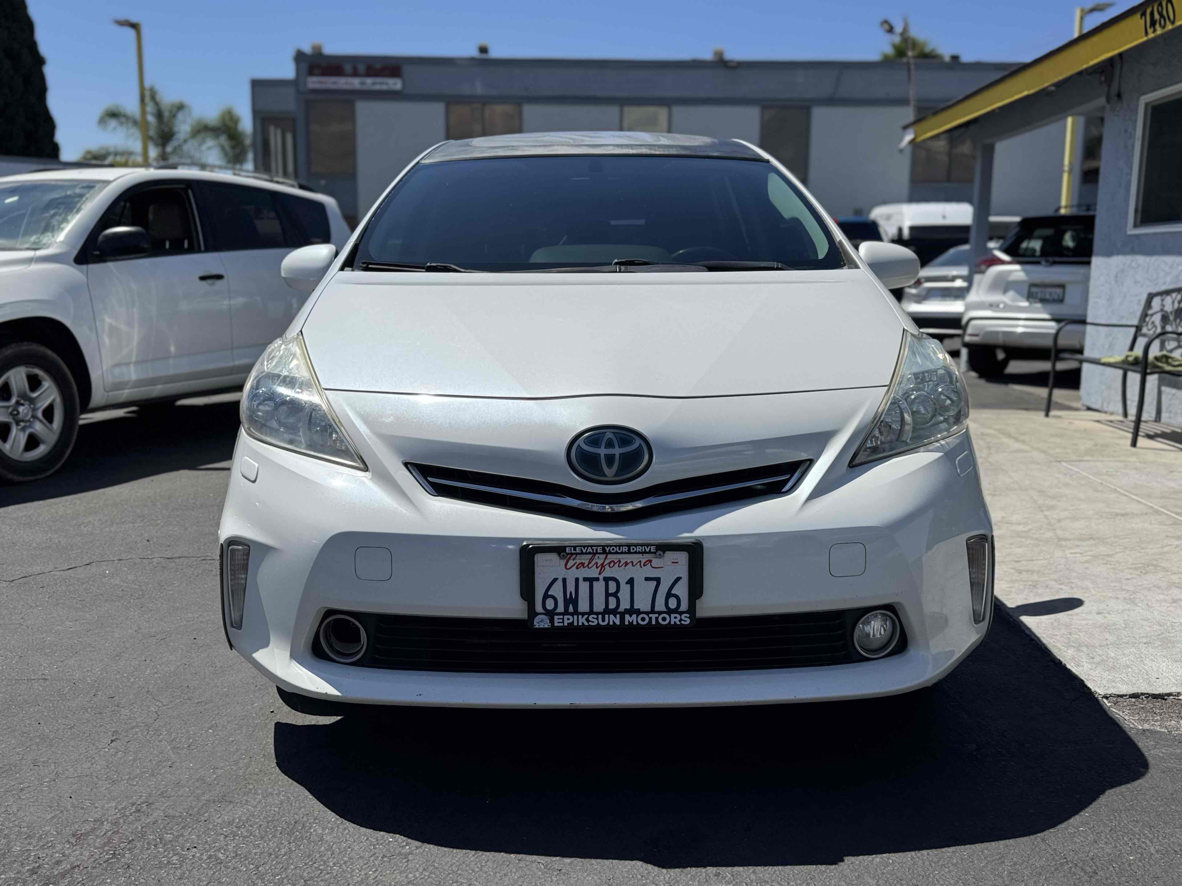 2012 Toyota Prius V Five photo 2