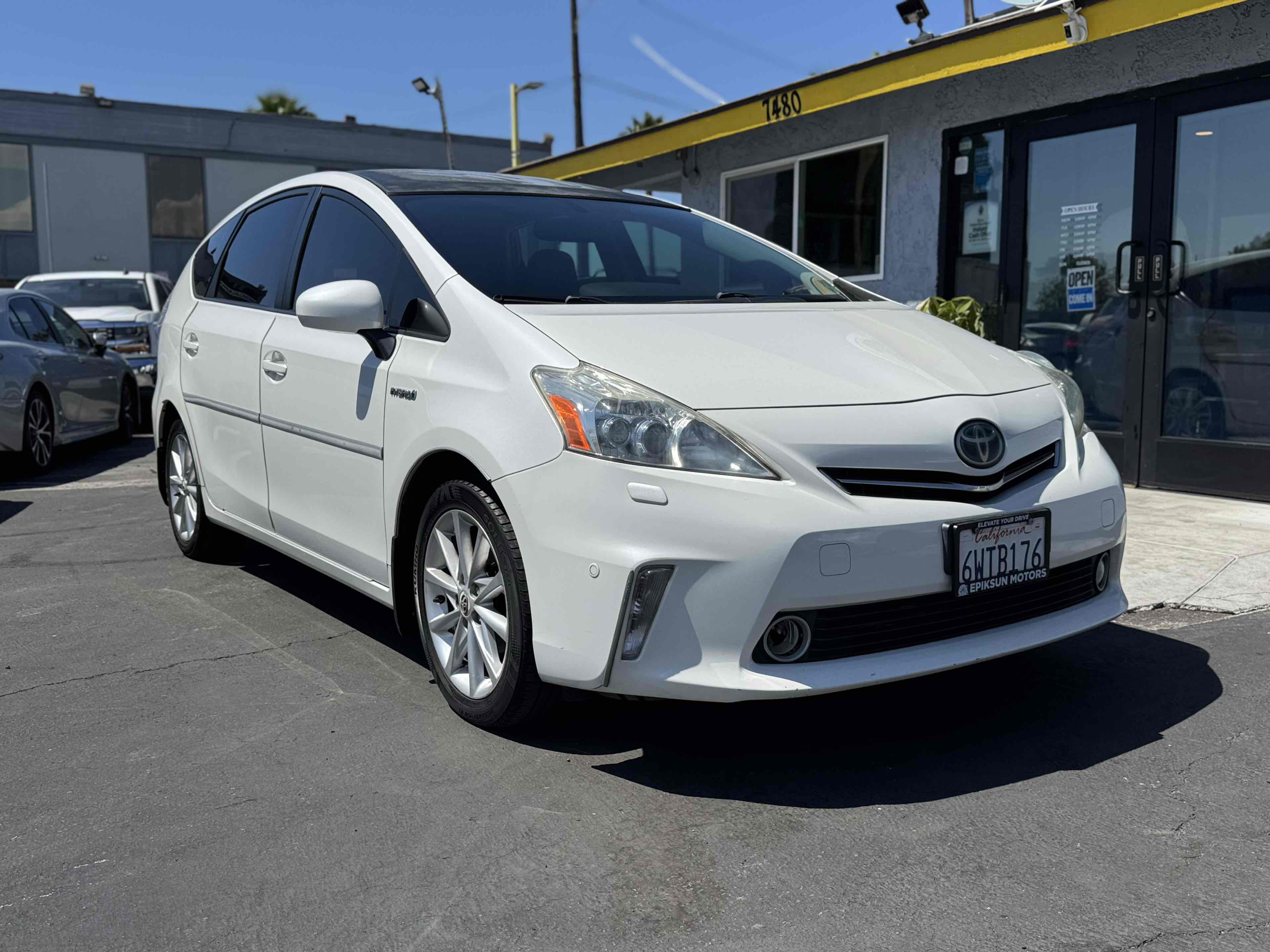 2012 Toyota Prius V Five photo 3