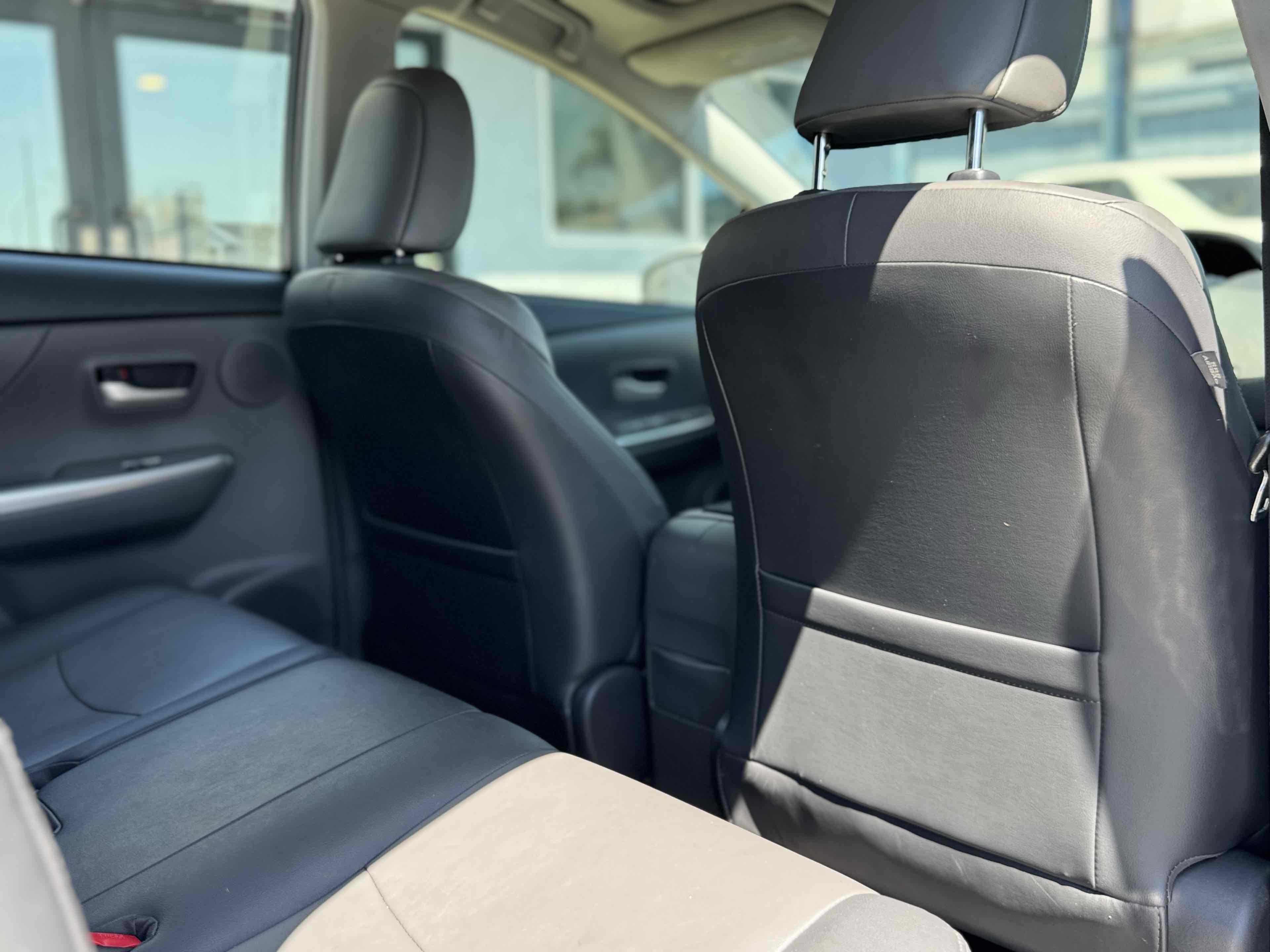 2012 Toyota Prius V Five photo 18