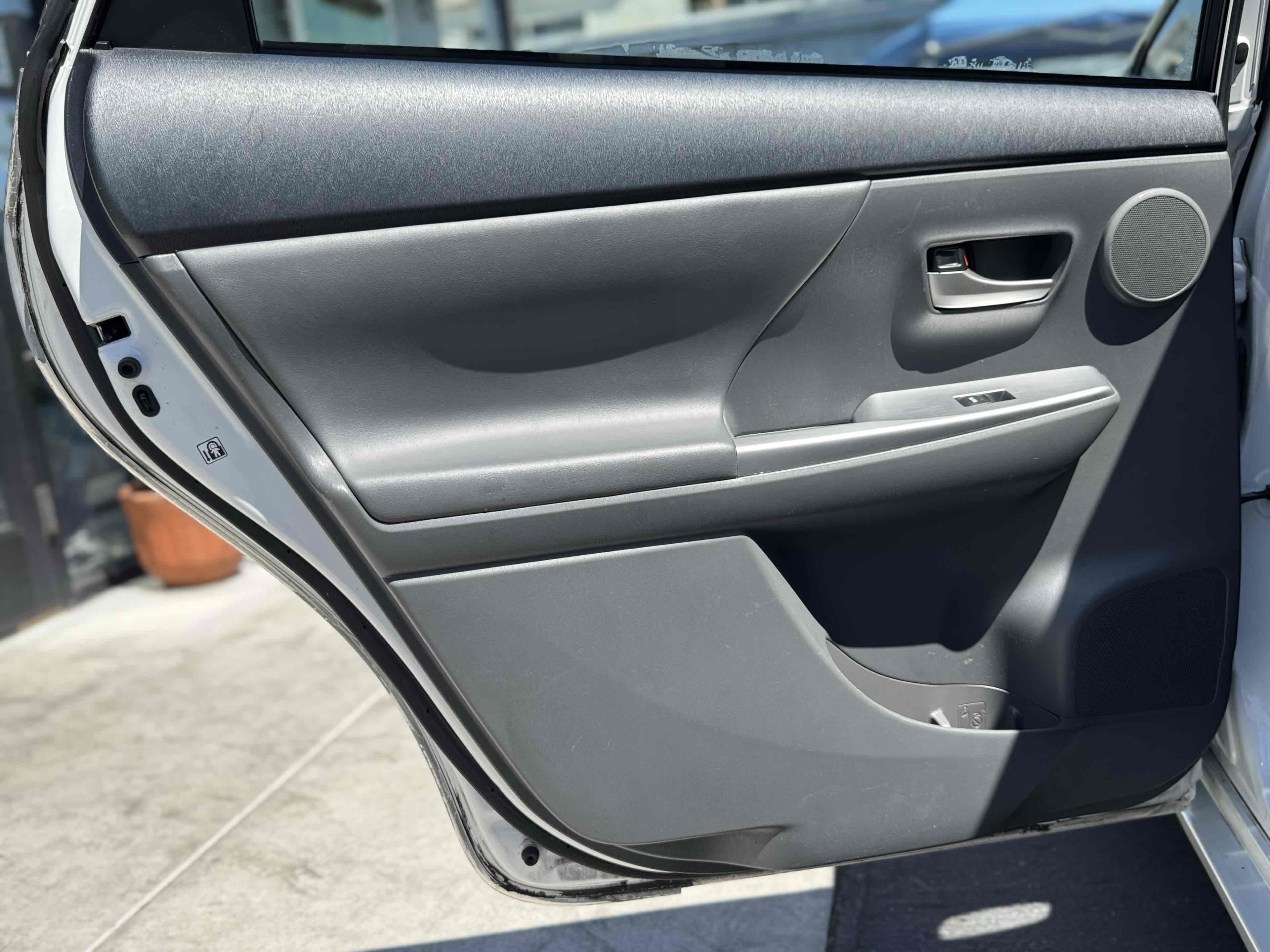 2012 Toyota Prius V Five photo 37