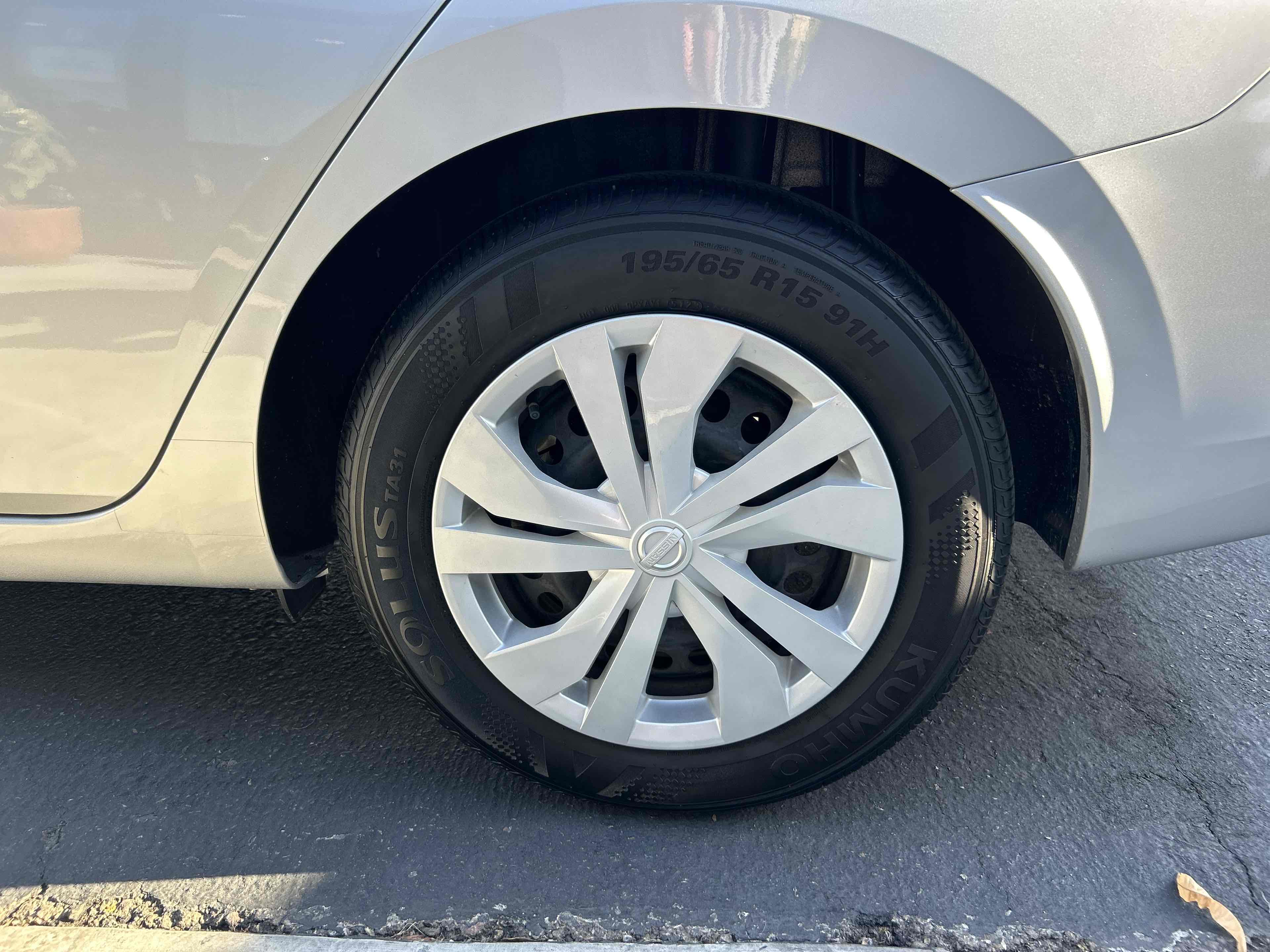 2024 Nissan Versa S photo 27