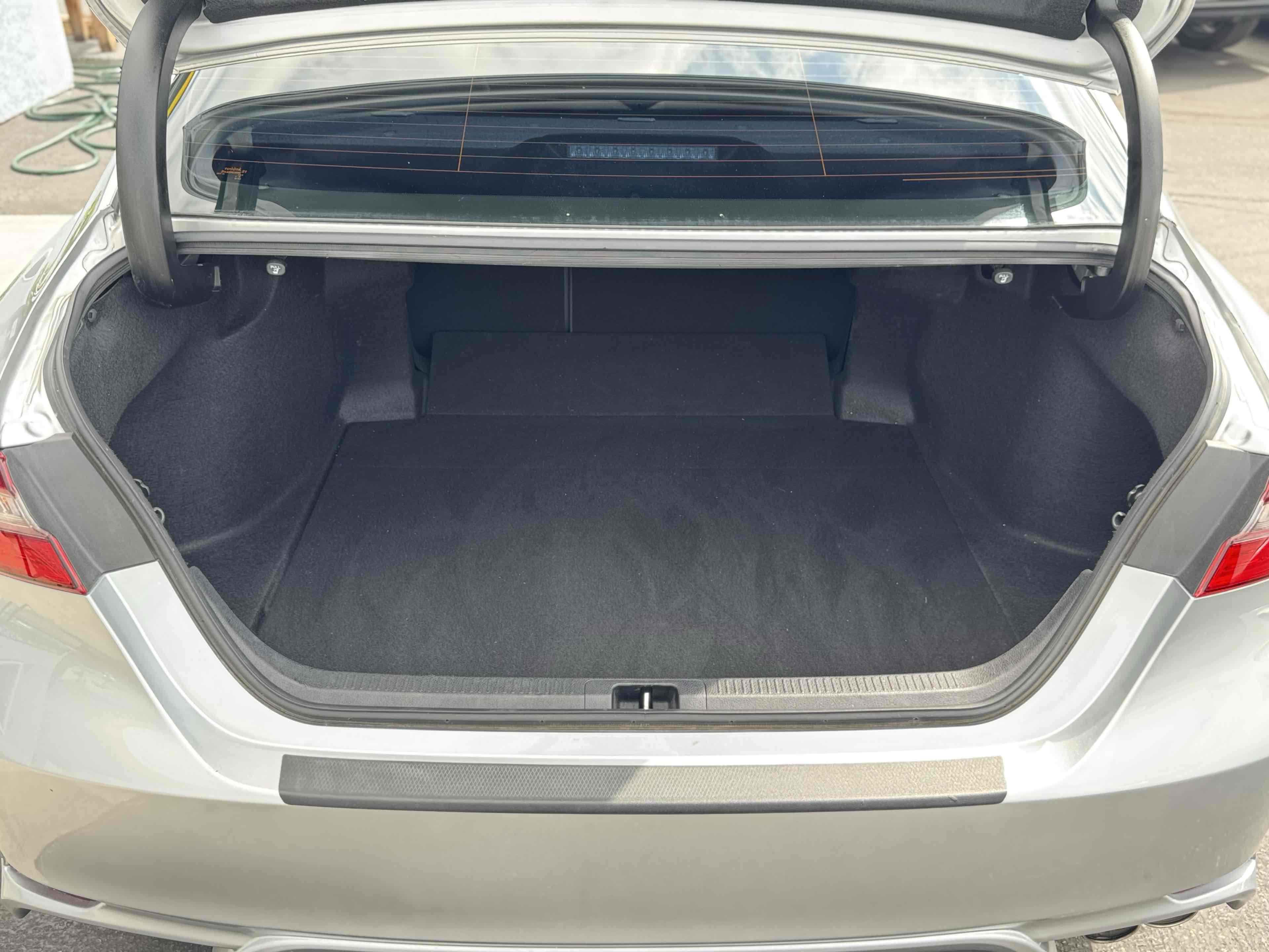 2021 Toyota Camry SE photo 8