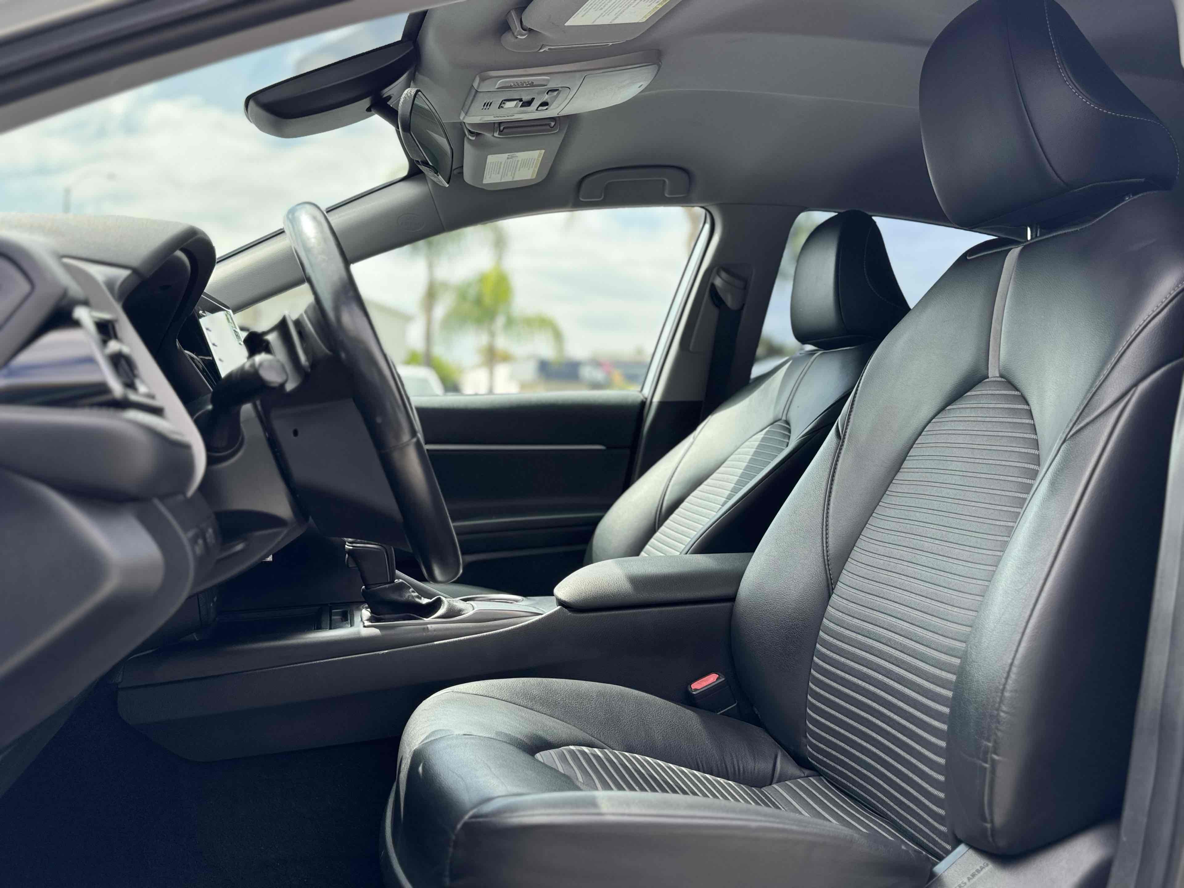 2021 Toyota Camry SE photo 13