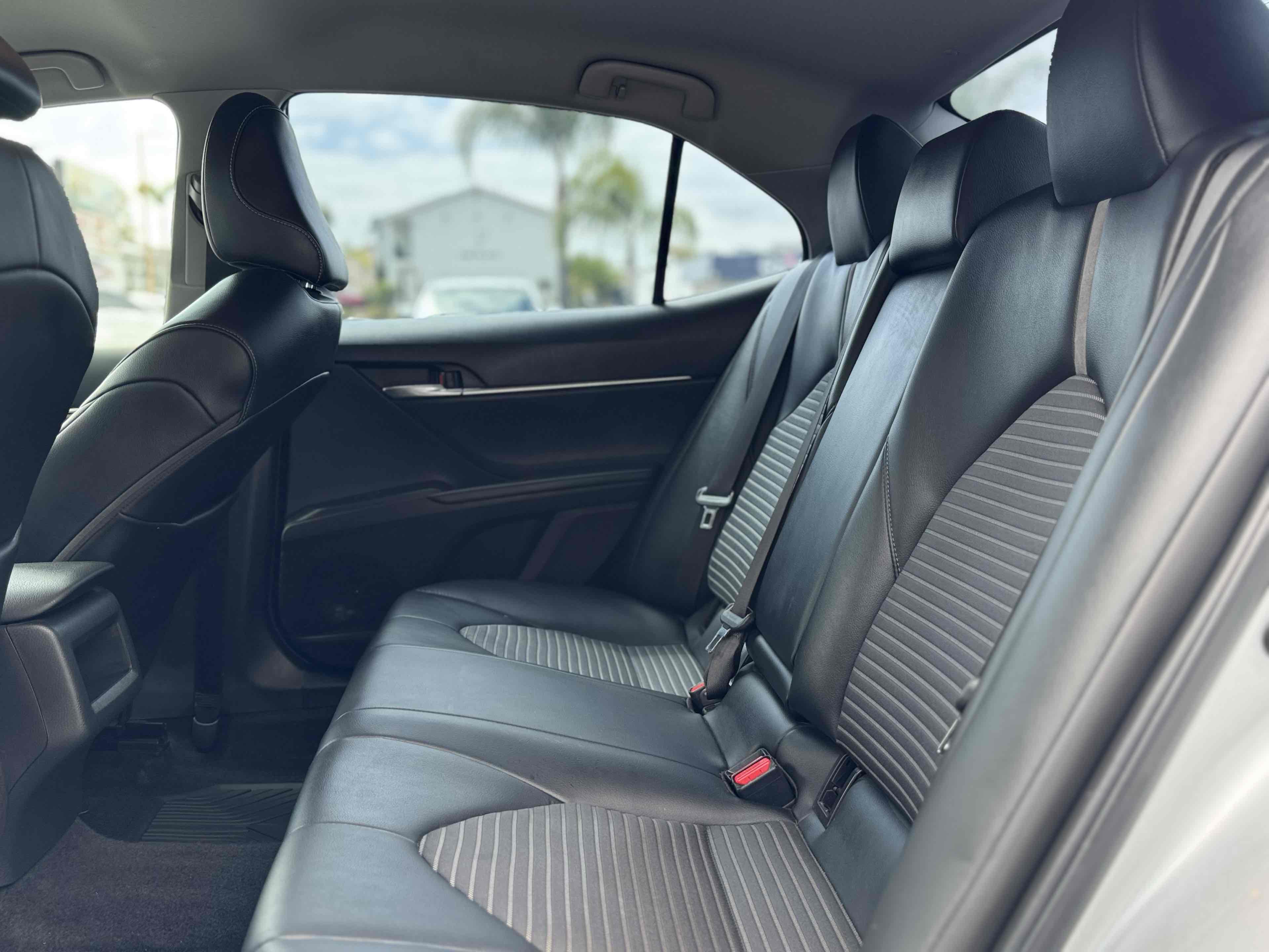 2021 Toyota Camry SE photo 14