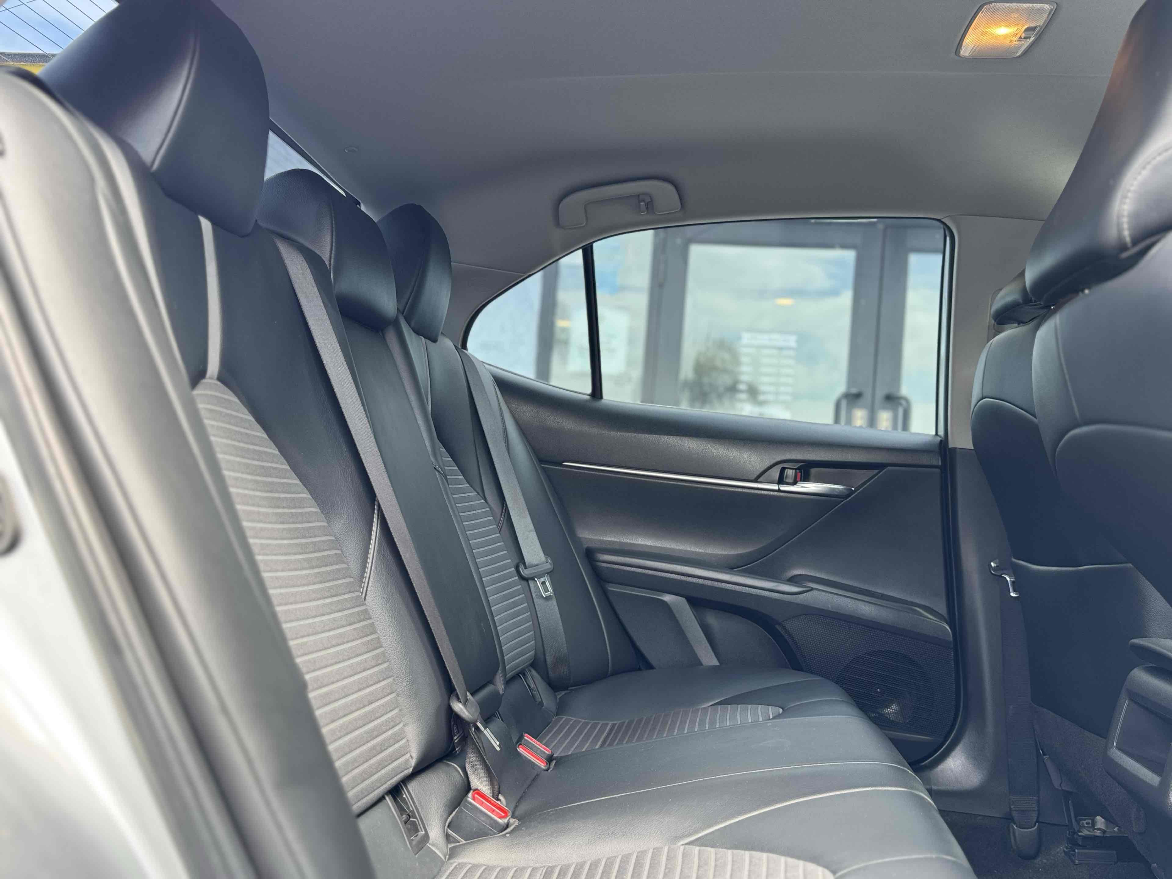 2021 Toyota Camry SE photo 15