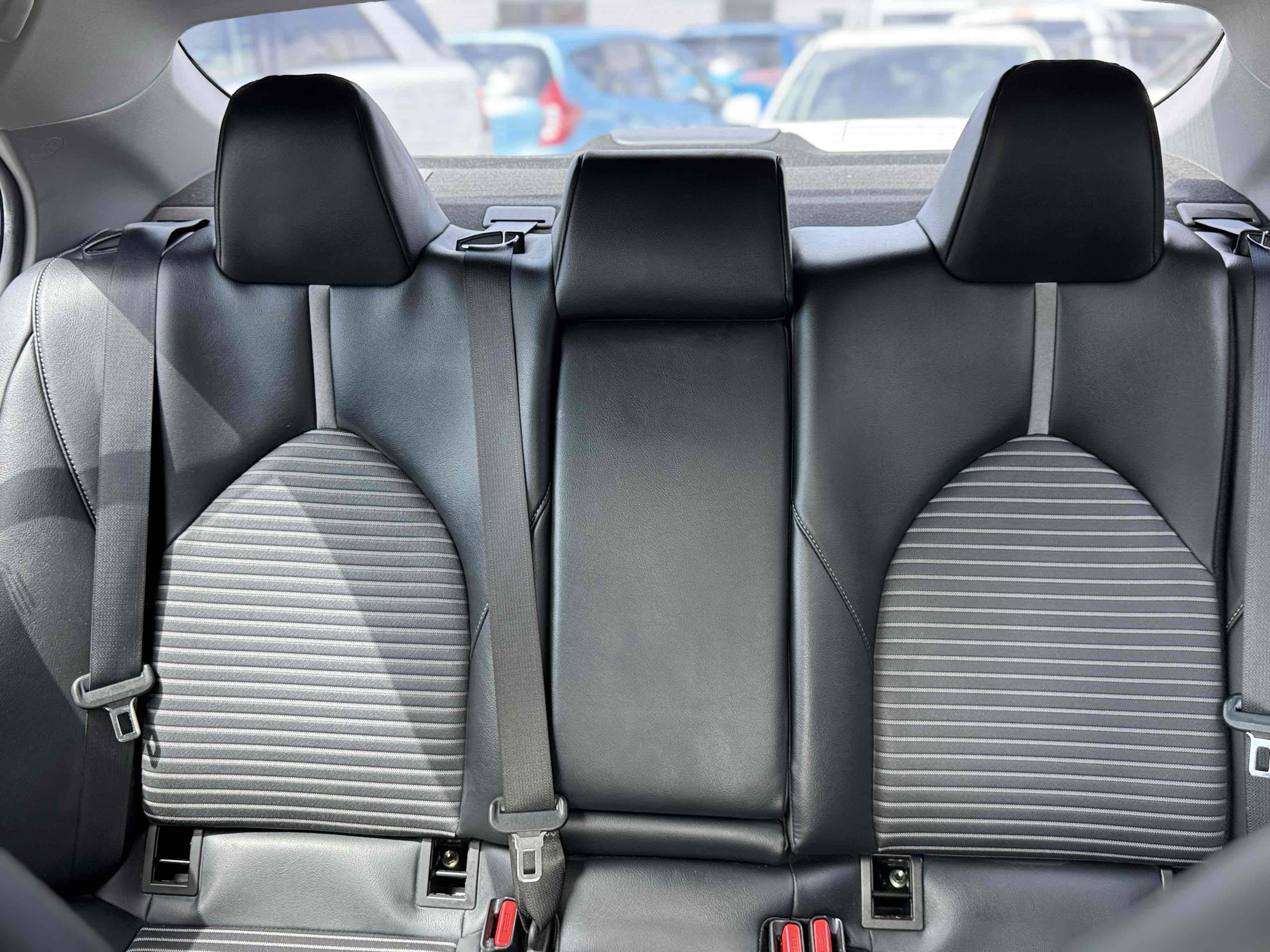 2021 Toyota Camry SE photo 18