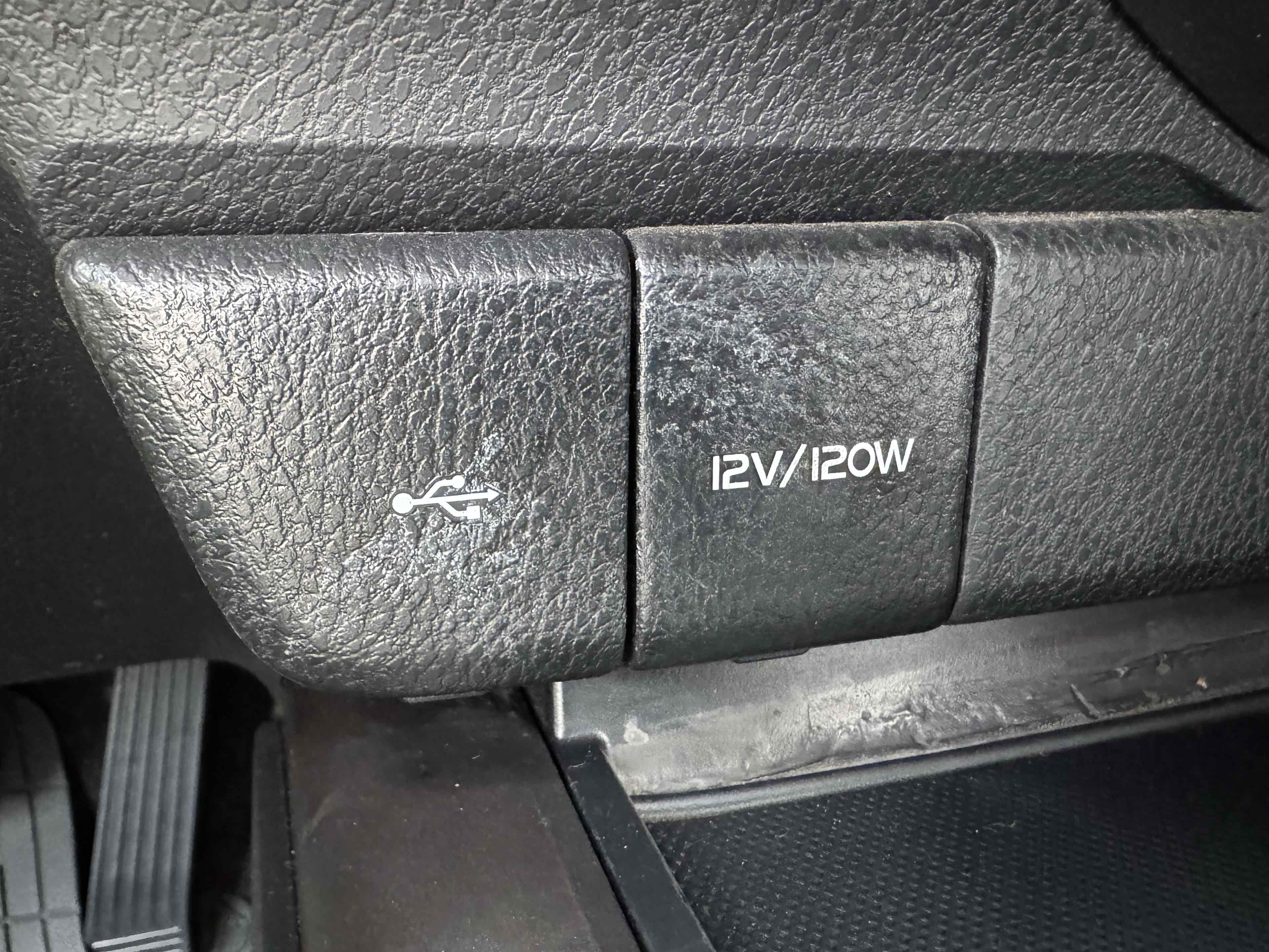 2021 Toyota Camry SE photo 23