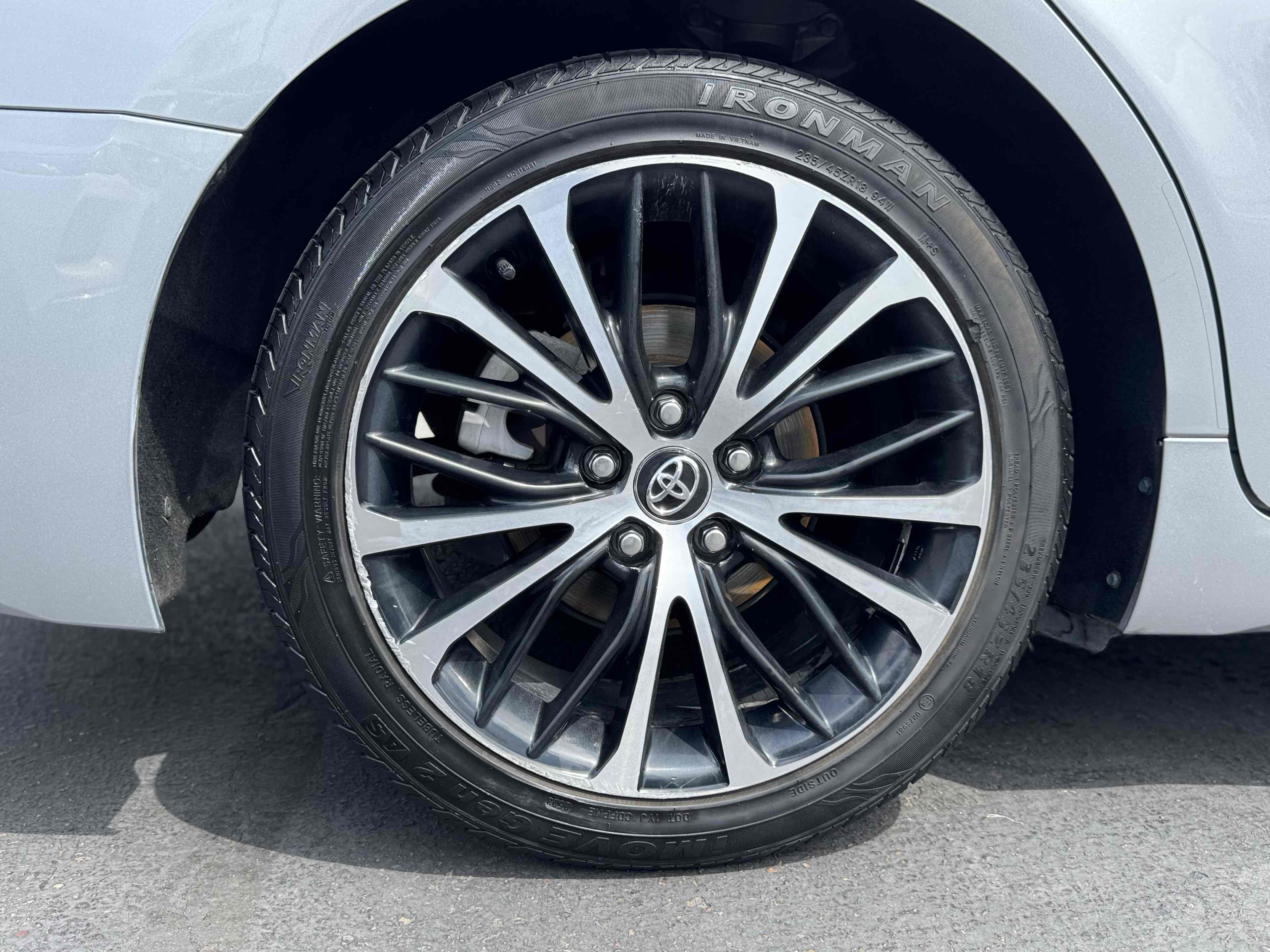 2021 Toyota Camry SE photo 32