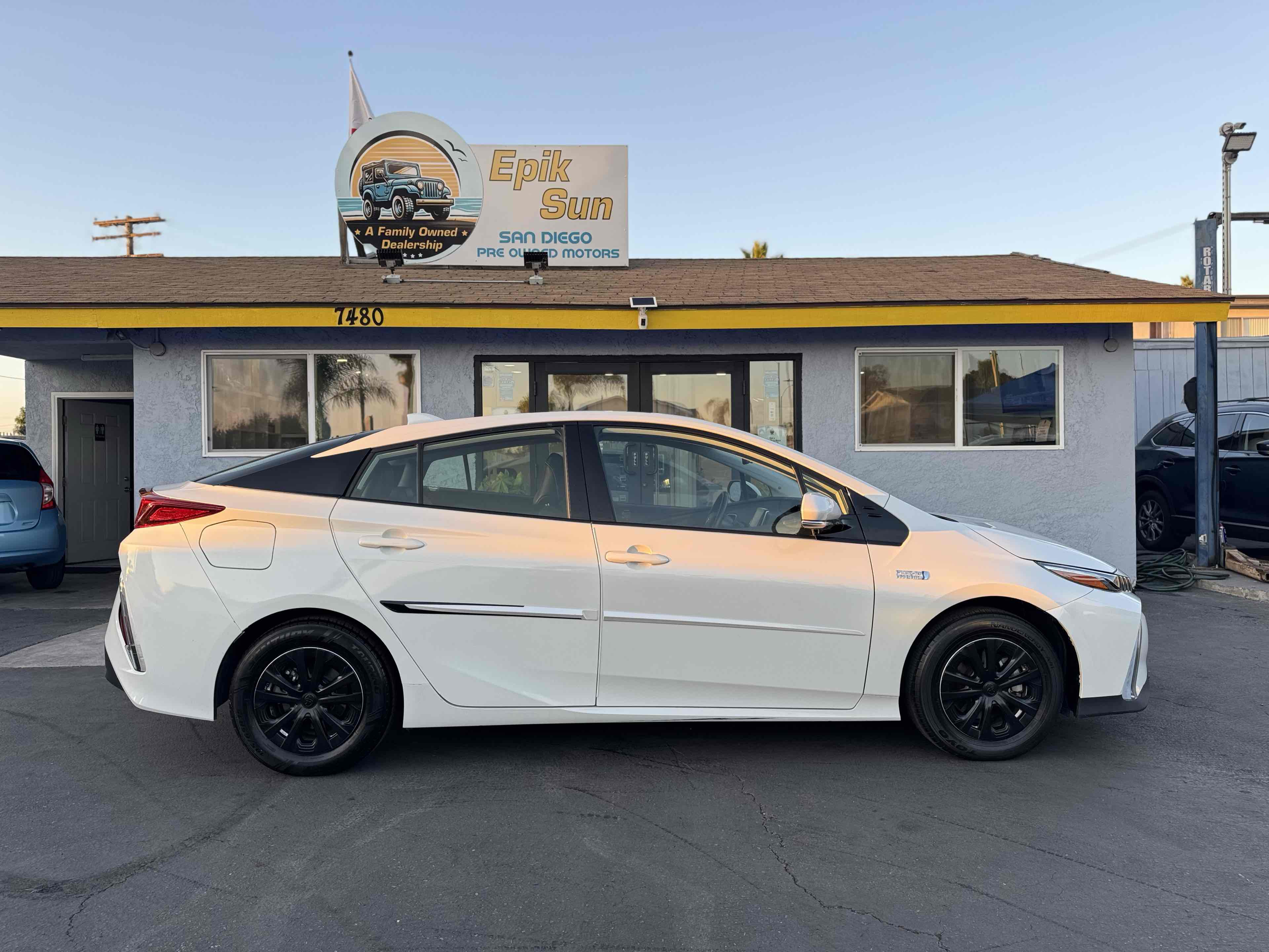 2020 Toyota Prius Prime XLE photo 4