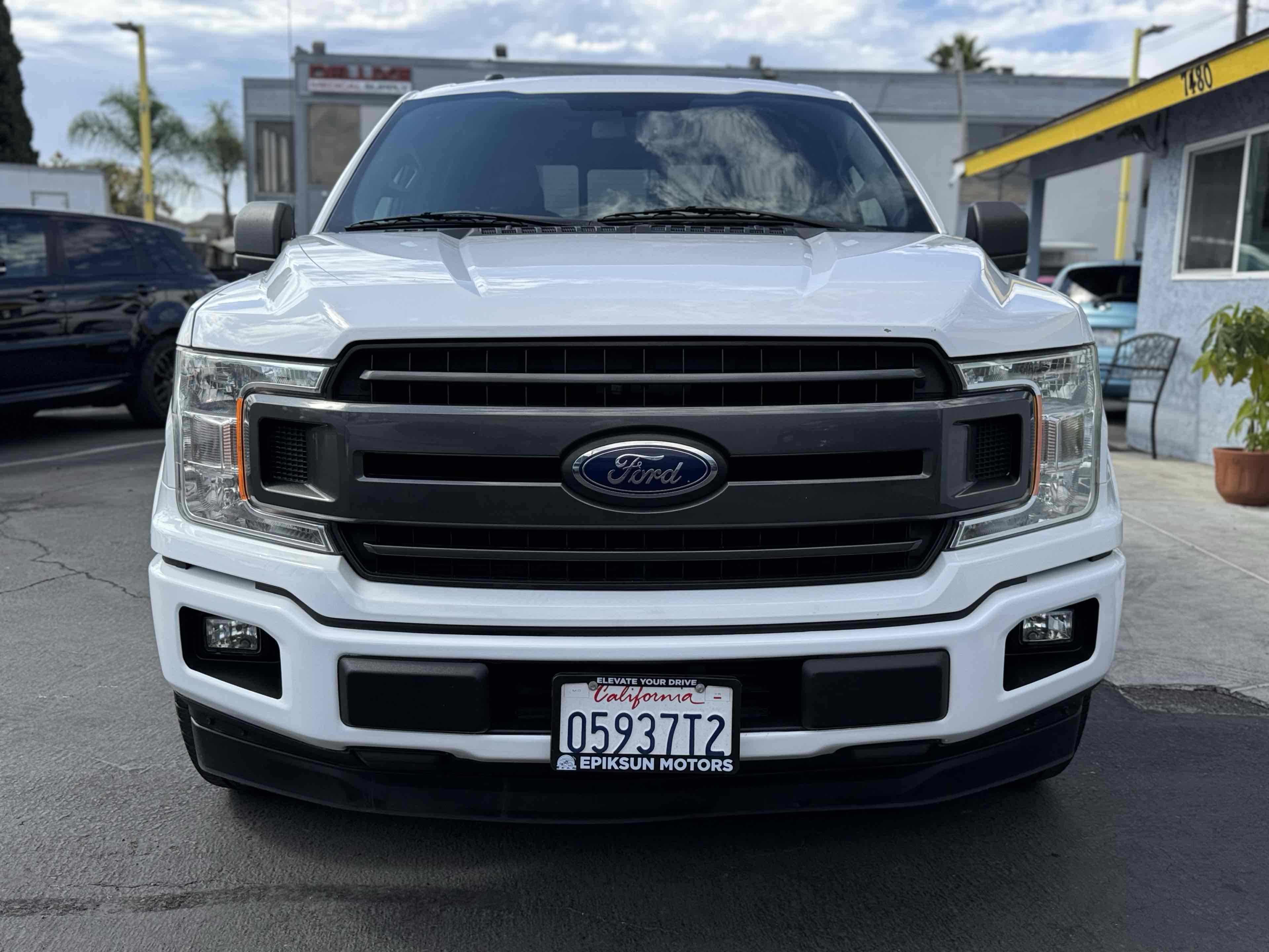 2018 Ford F-150 XLT photo 2