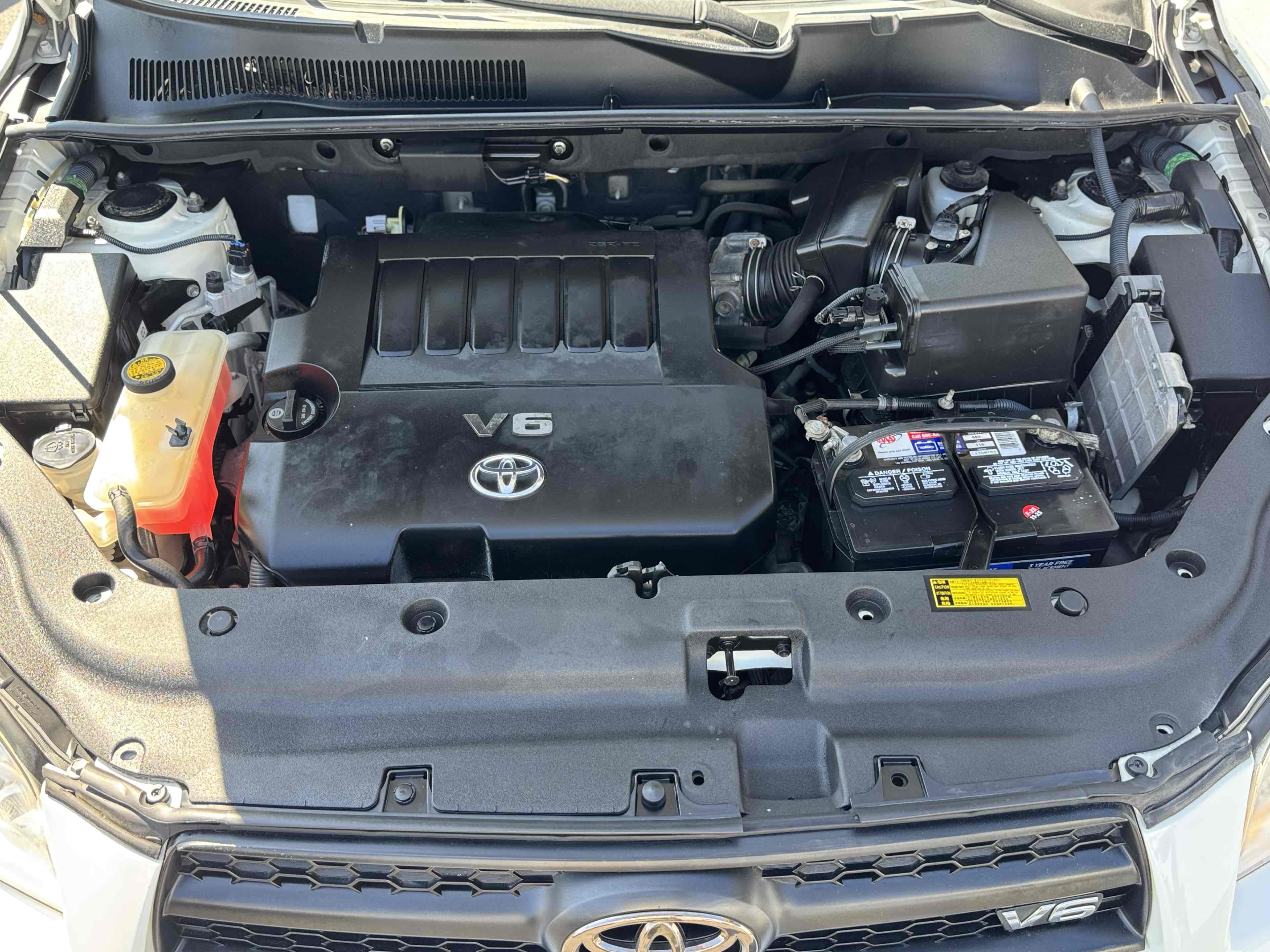 2012 Toyota RAV4 photo 9