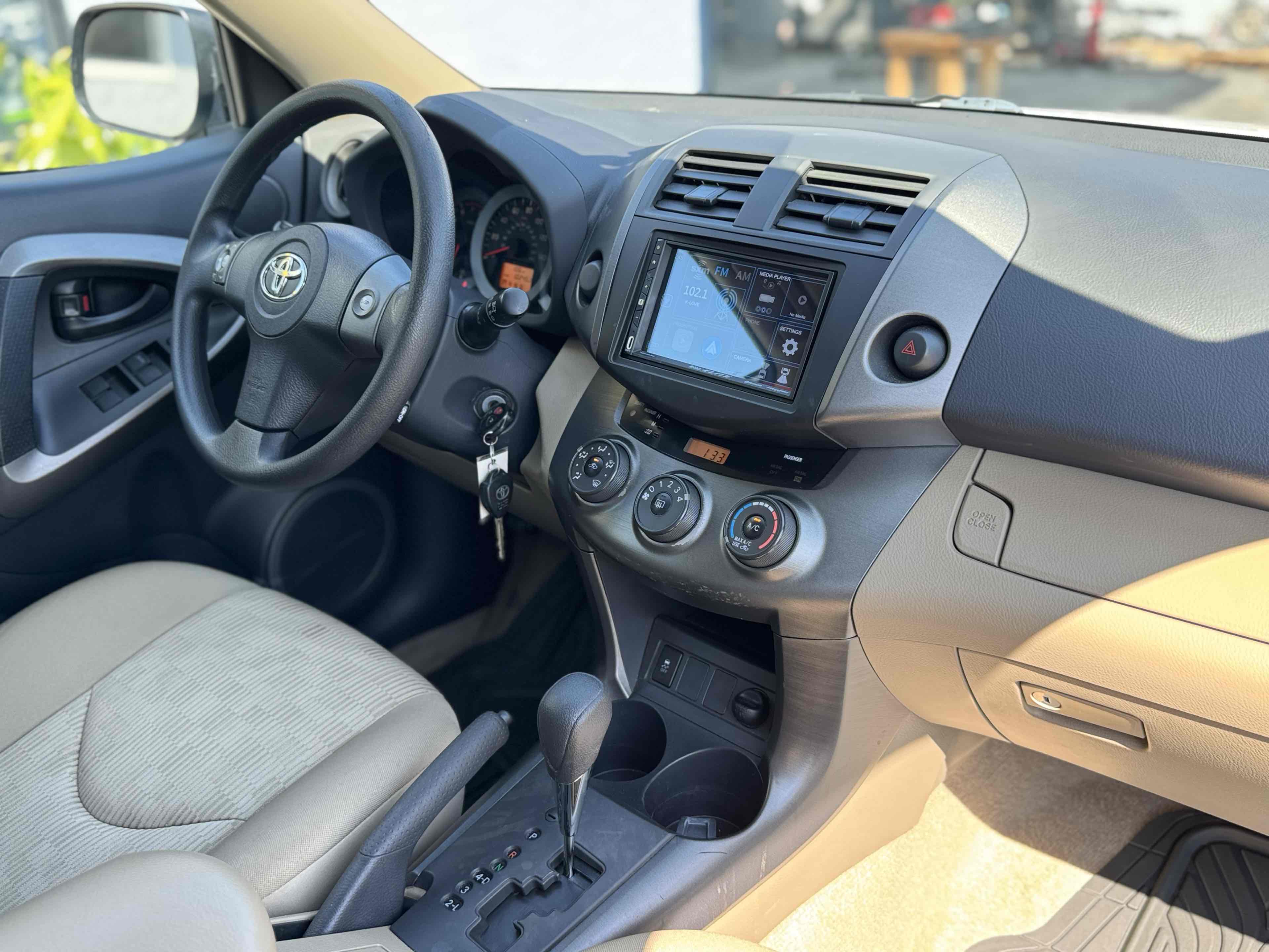 2012 Toyota RAV4 photo 11