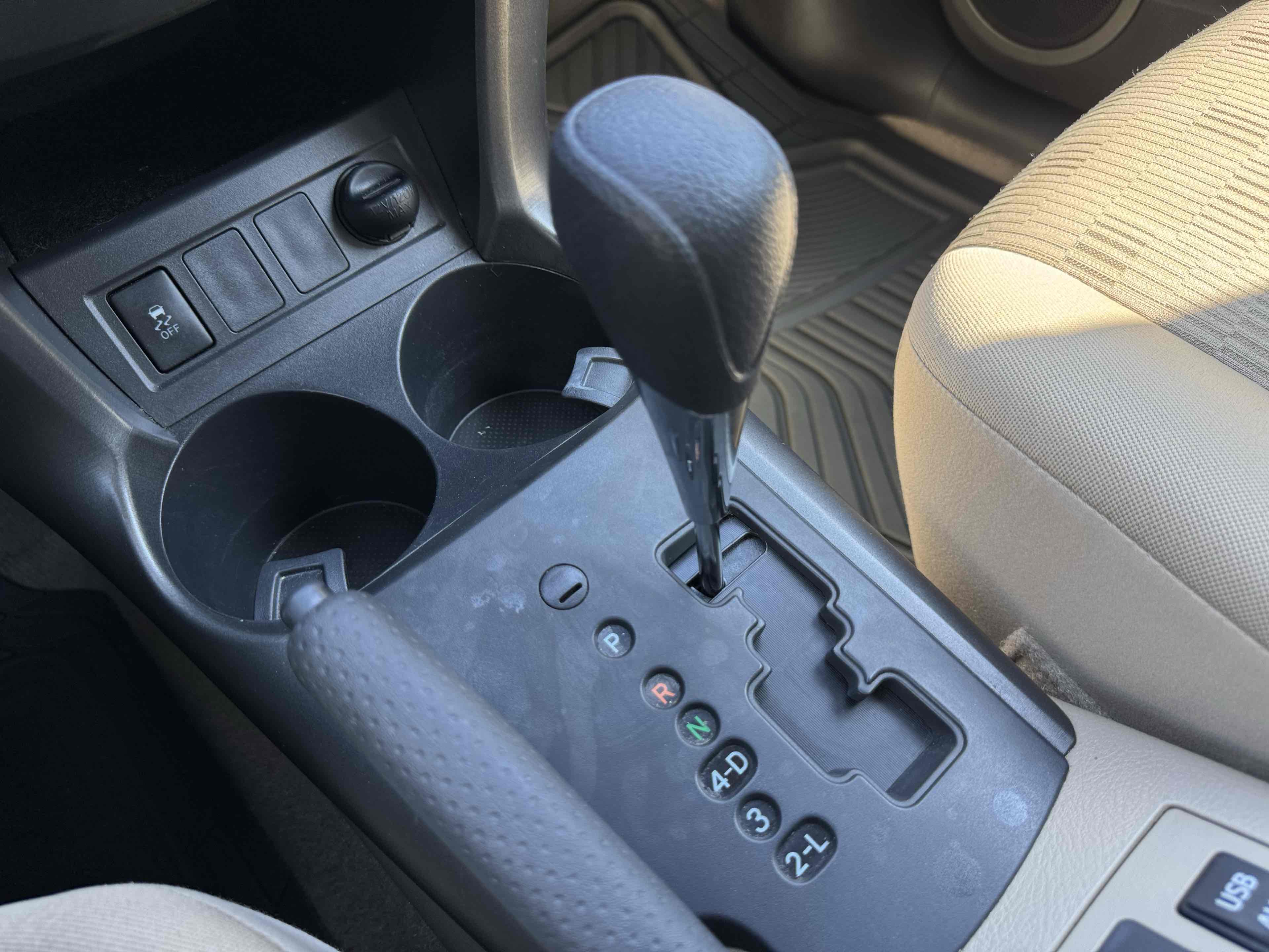 2012 Toyota RAV4 photo 24