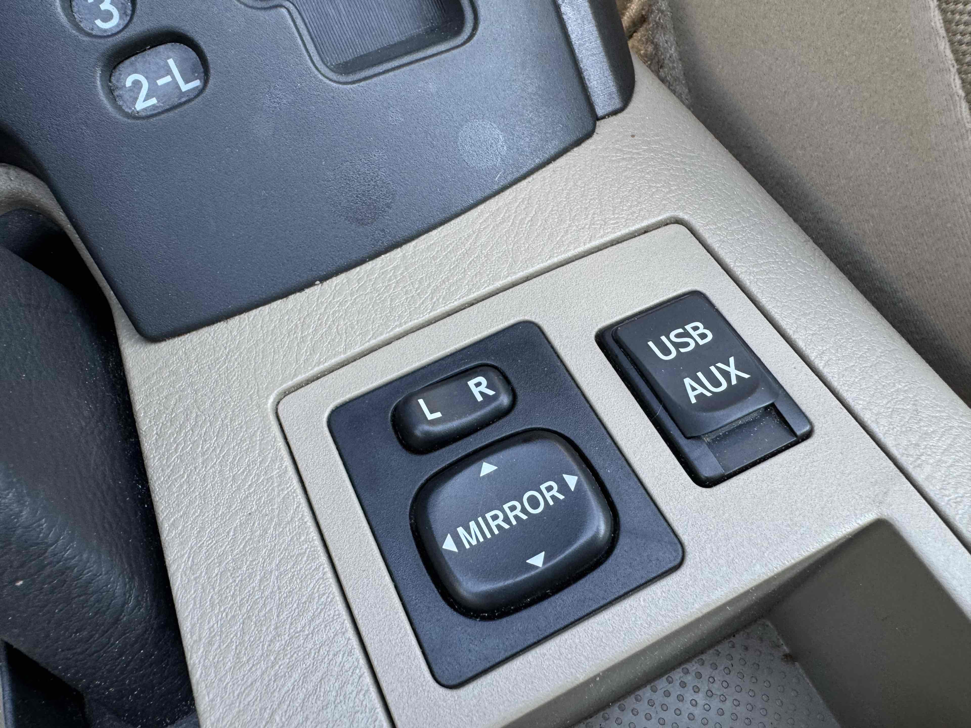 2012 Toyota RAV4 photo 25