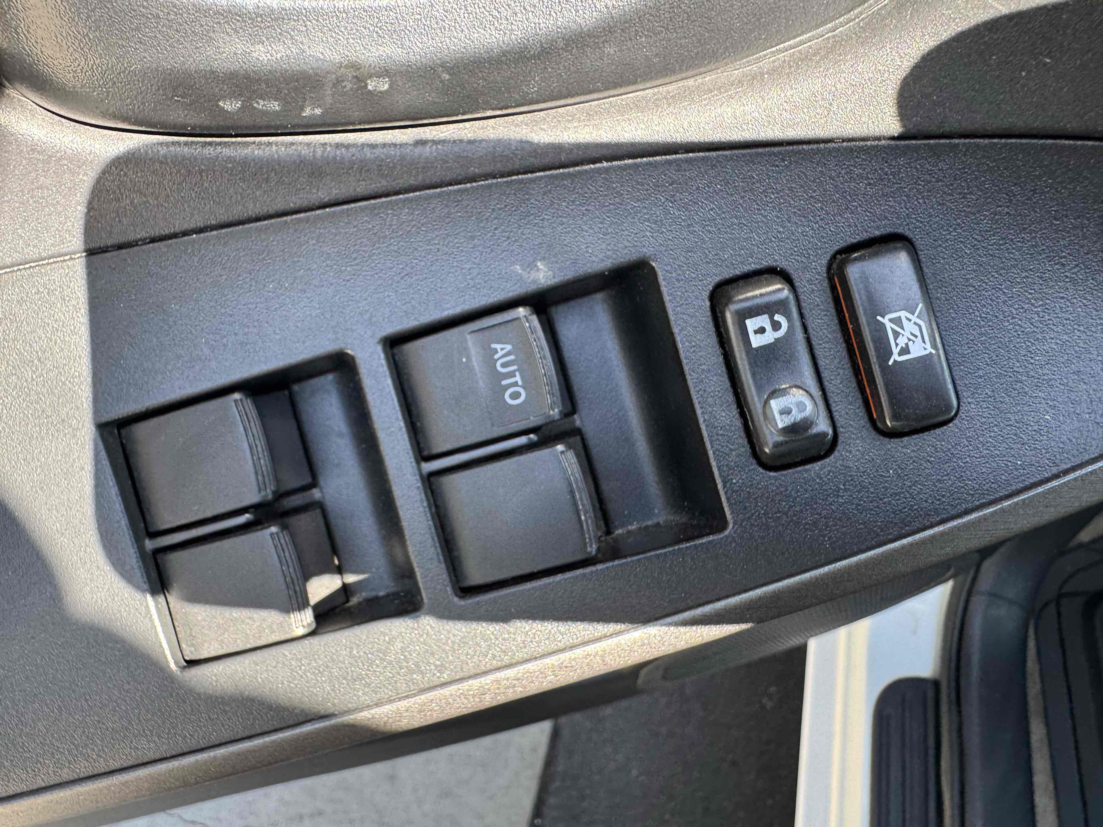 2012 Toyota RAV4 photo 30