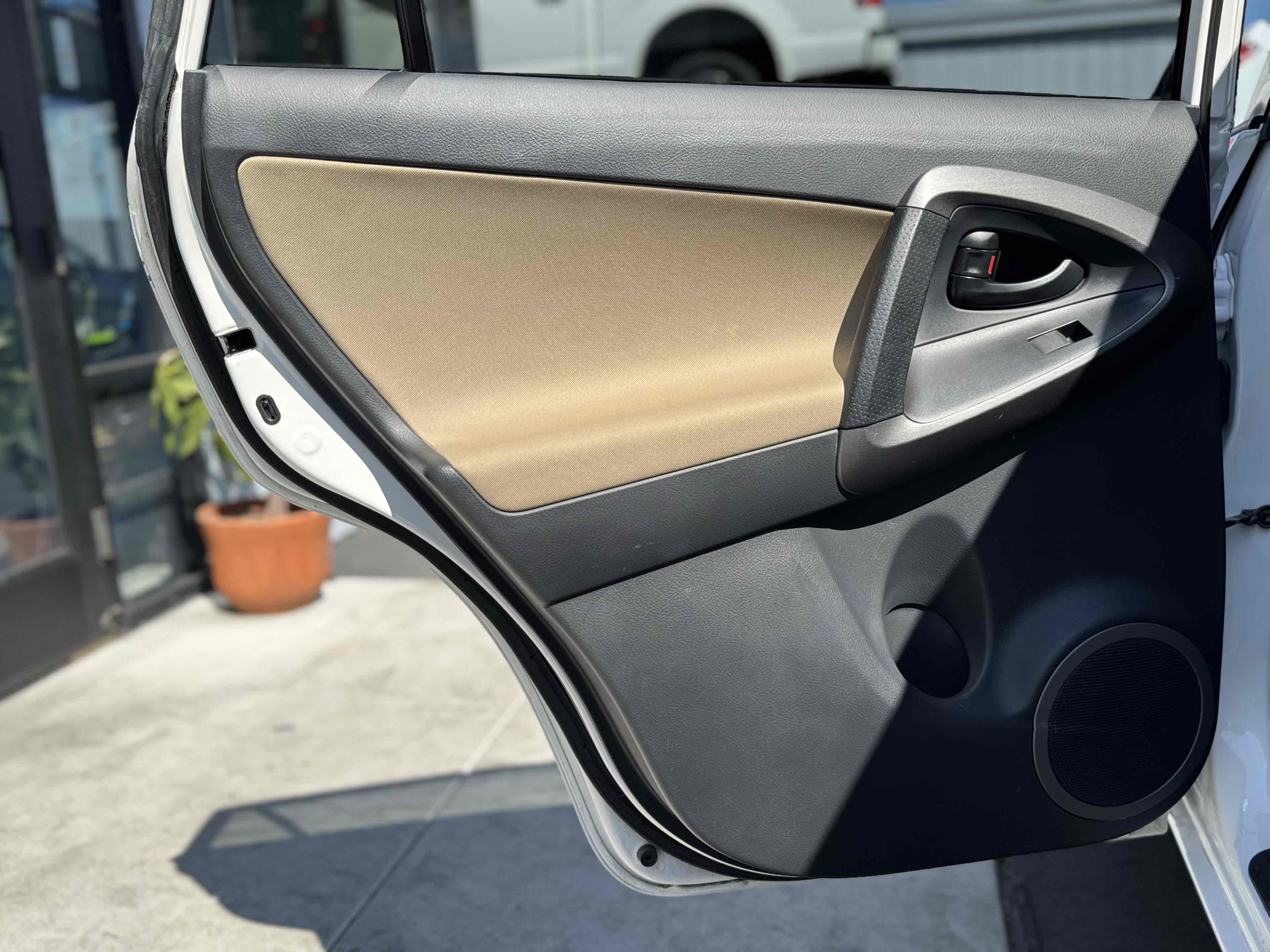 2012 Toyota RAV4 photo 31