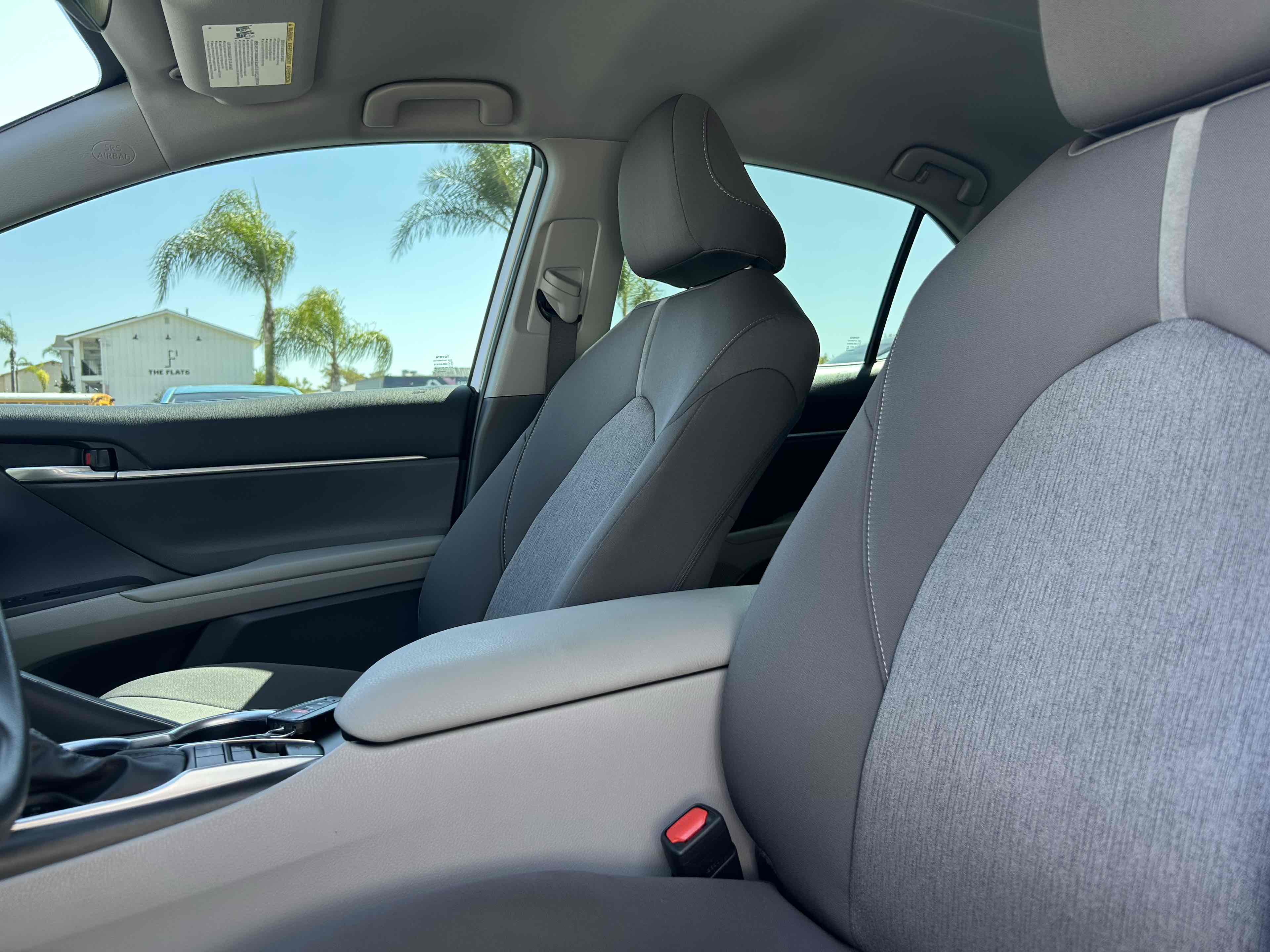 2023 Toyota Camry Hybrid LE photo 12