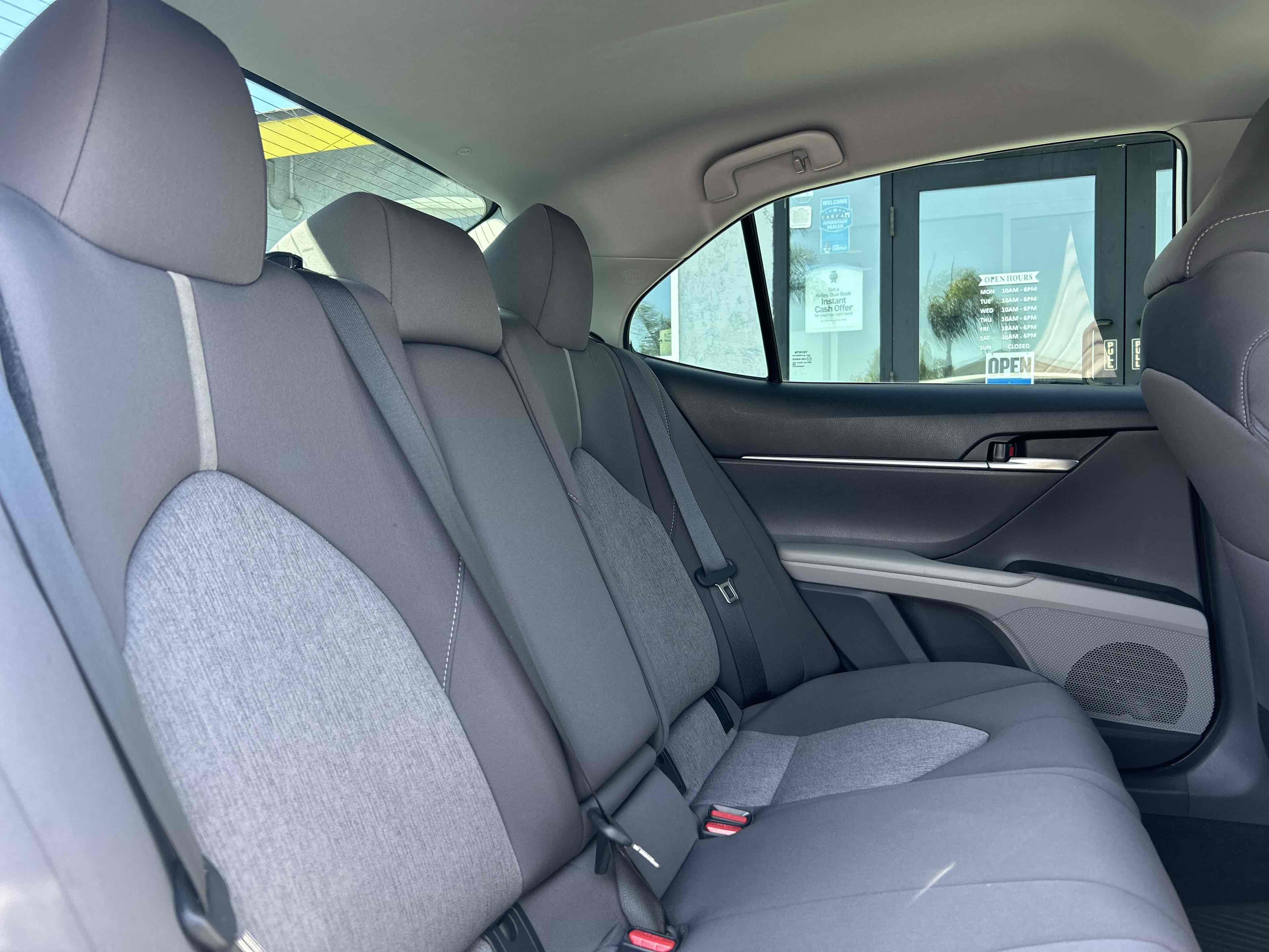2023 Toyota Camry Hybrid LE photo 14