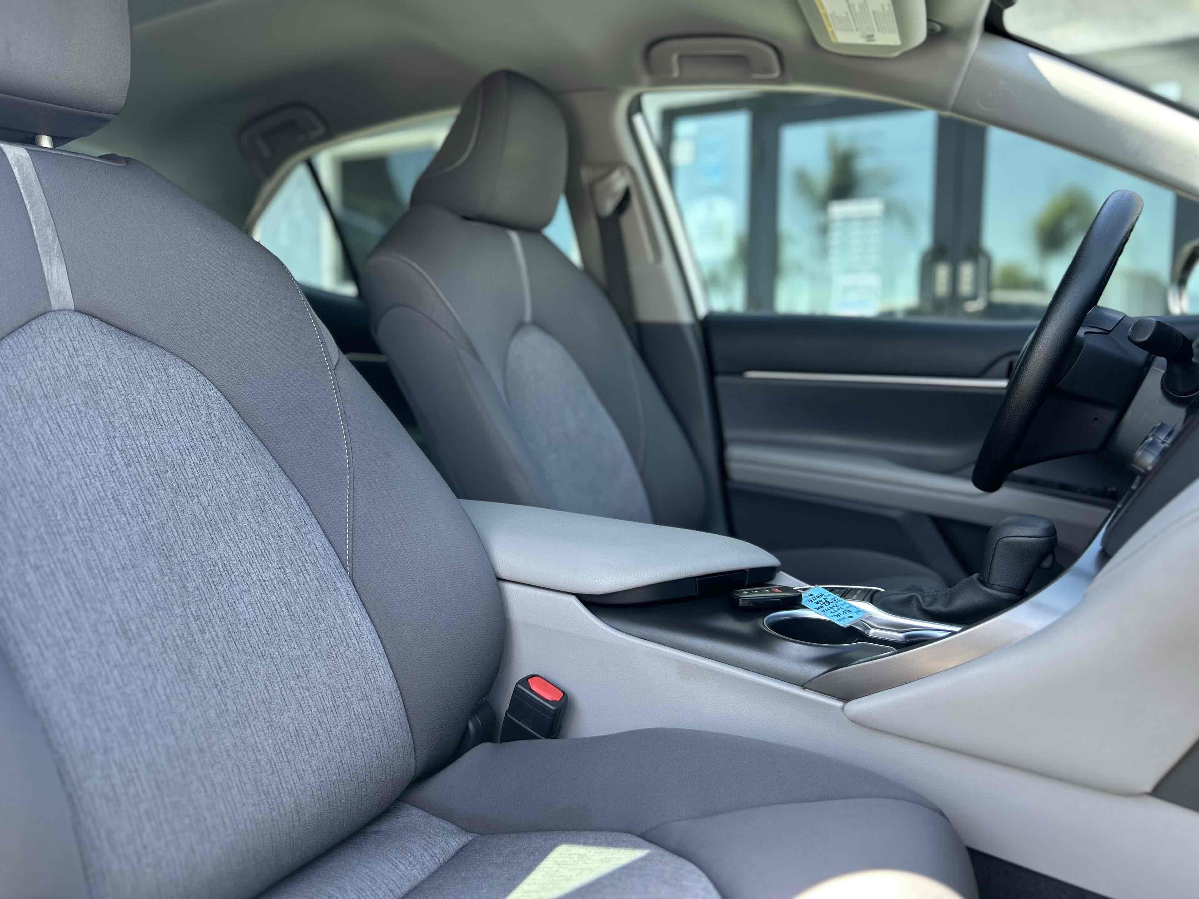 2023 Toyota Camry Hybrid LE photo 15