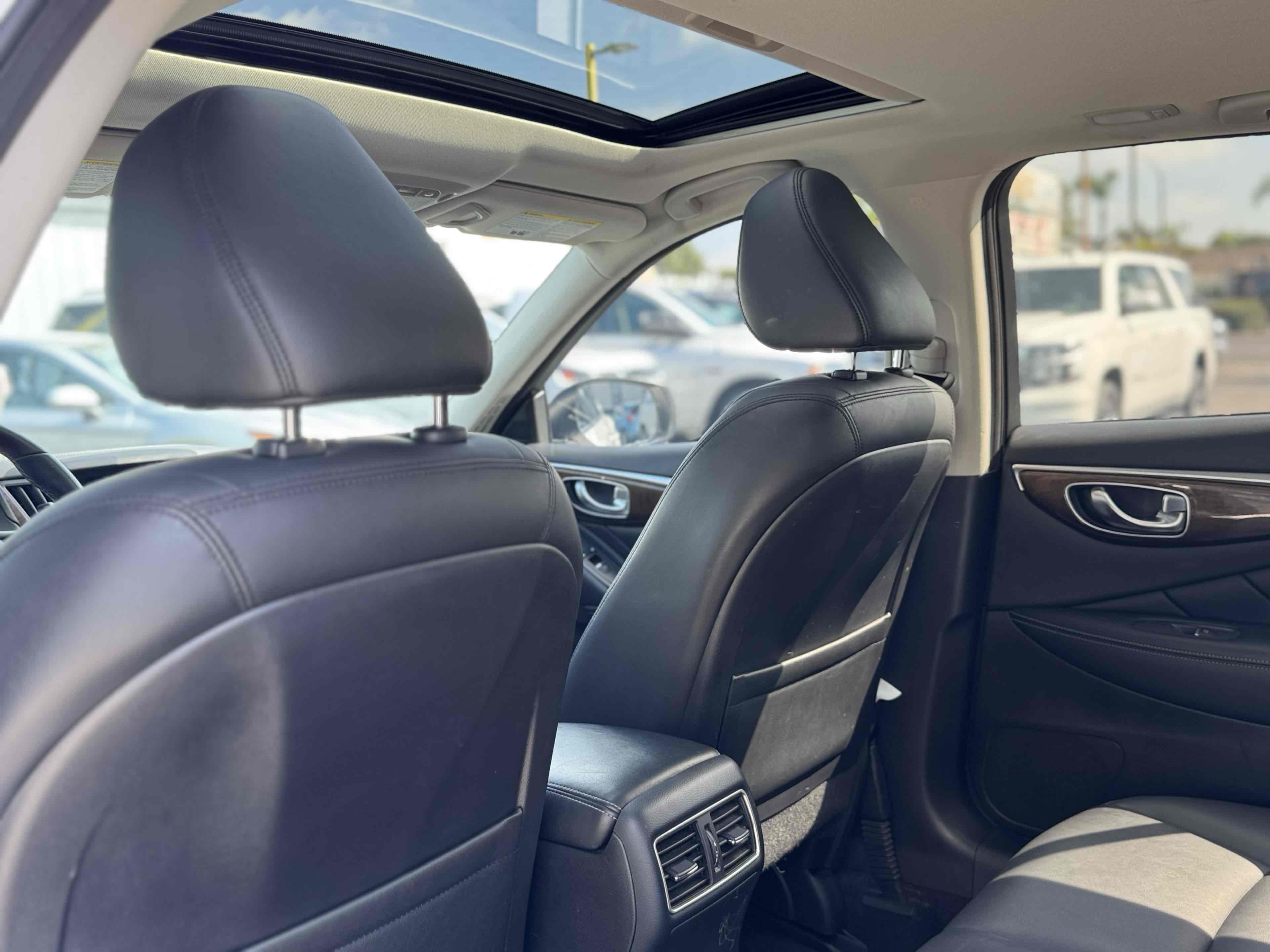 2019 Infiniti Q50 3.0t LUXE photo 14