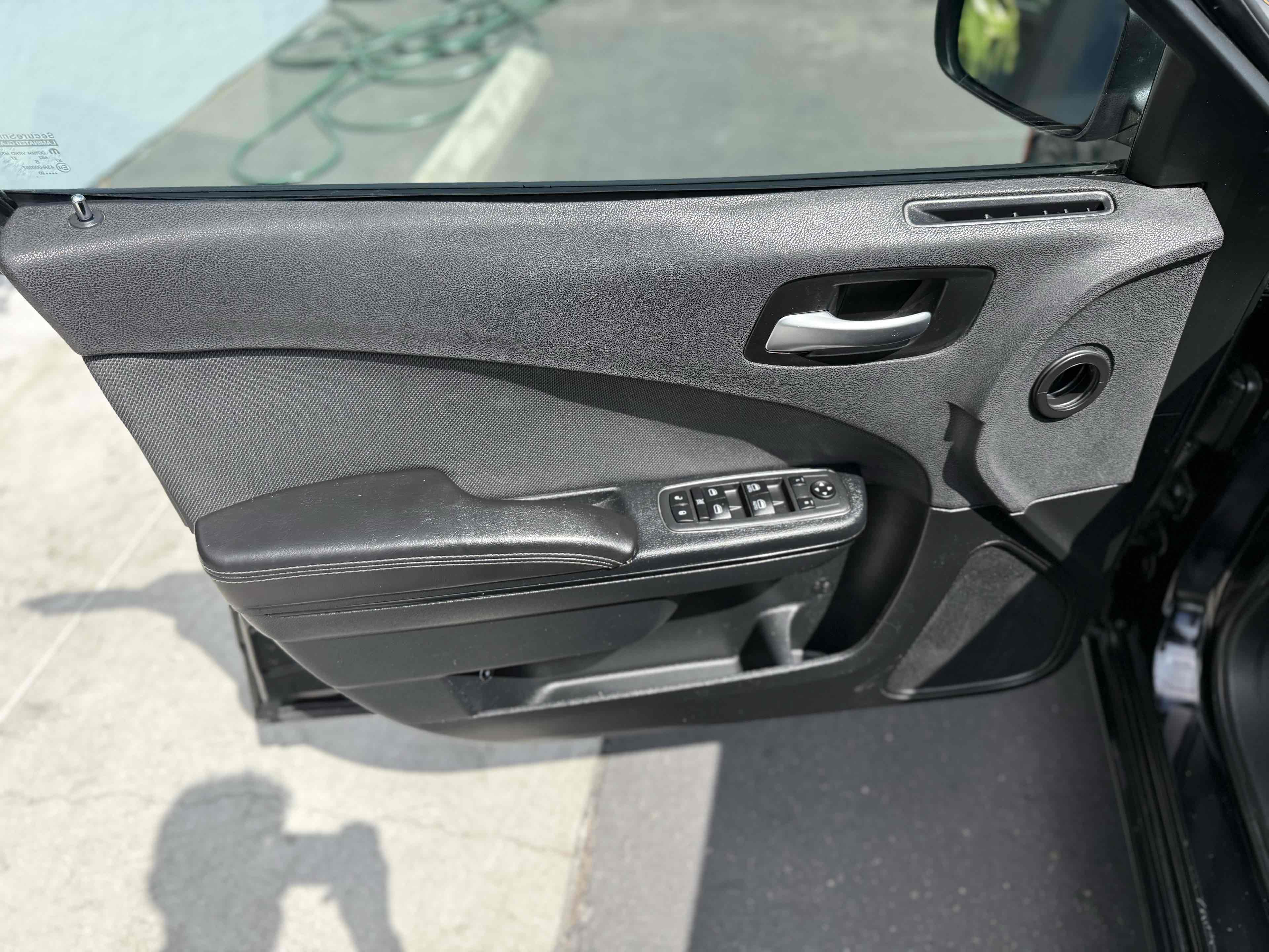 2018 Dodge Charger SXT photo 18