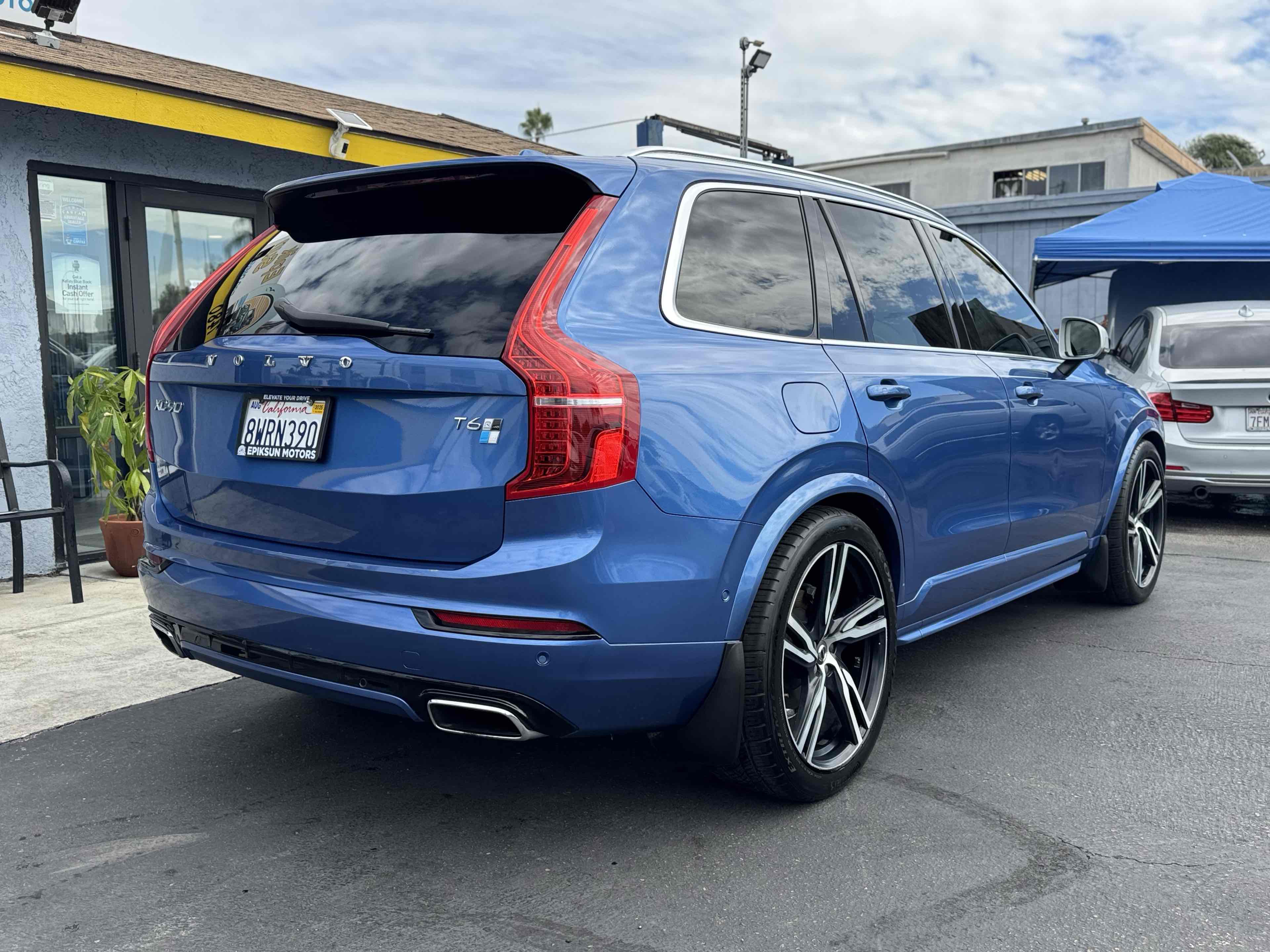 2018 Volvo XC90 R-Design photo 3