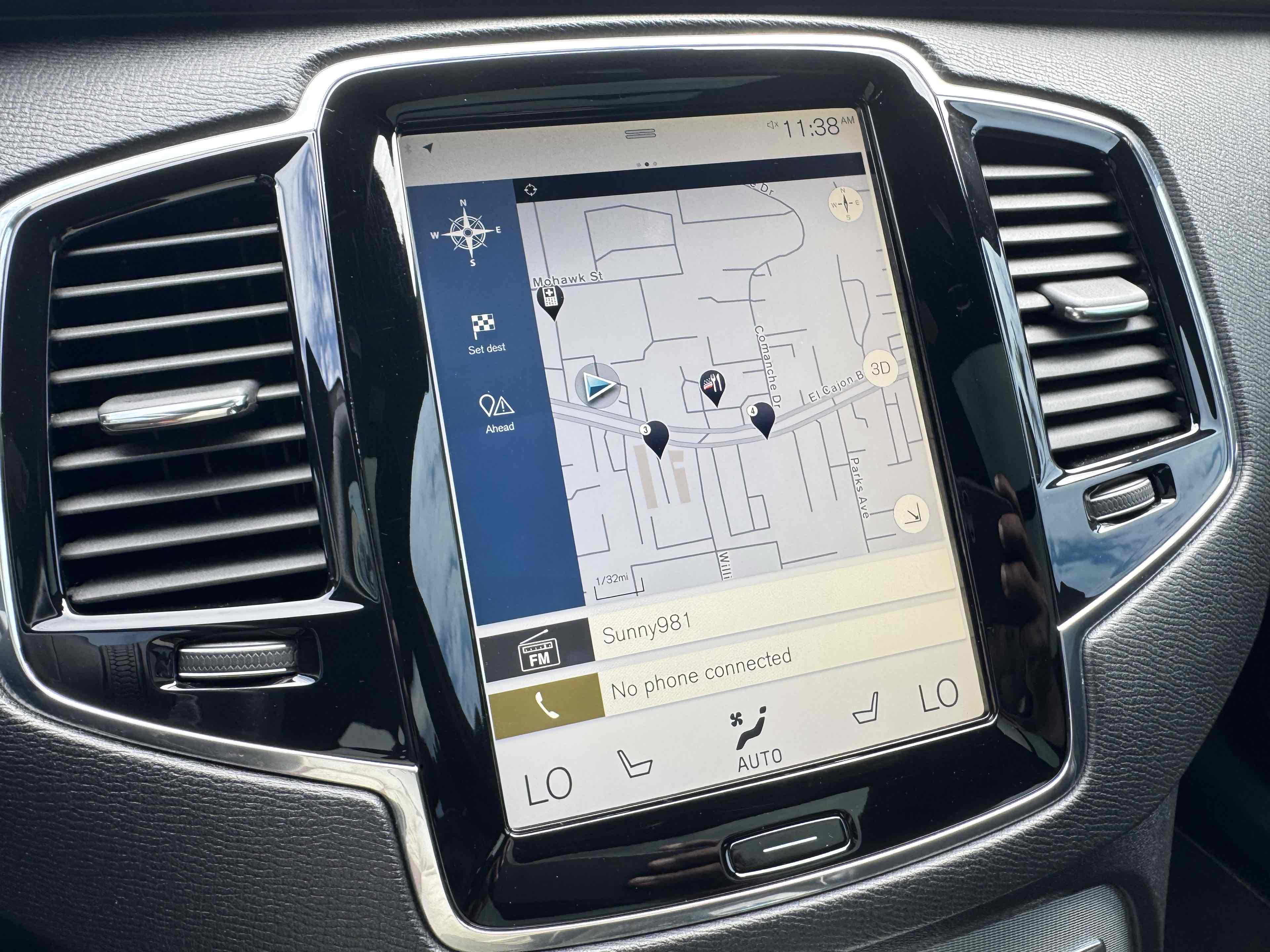 2018 Volvo XC90 R-Design photo 23